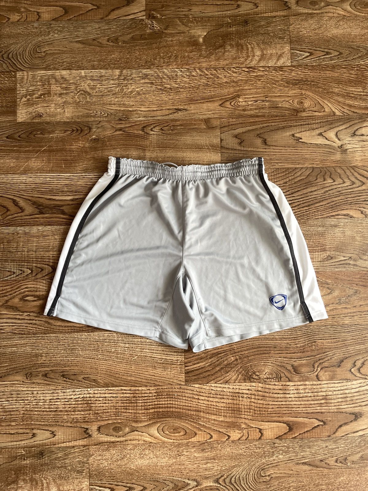 Nike × Vintage Vintage Nike Shorts Baggy Mini Swoosh Mens M Size Y2K 90s Size US 32 / EU 48 - 1 Thumbnail
