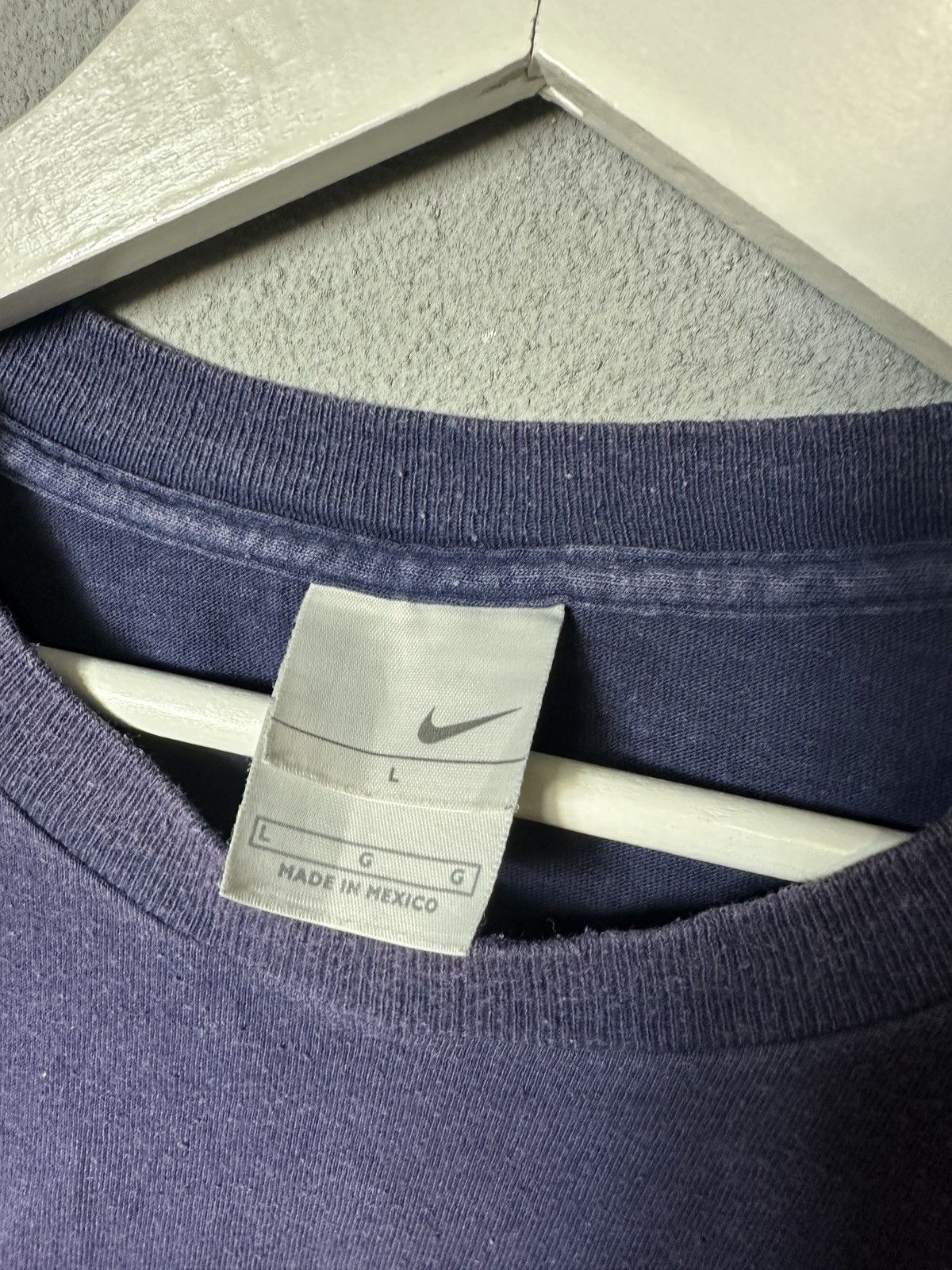 Nike × Vintage Vintage Faded Nike 00s Retro Big Logo Swoosh Y2K Tee Shirt Size US L / EU 52-54 / 3 - 4 Thumbnail