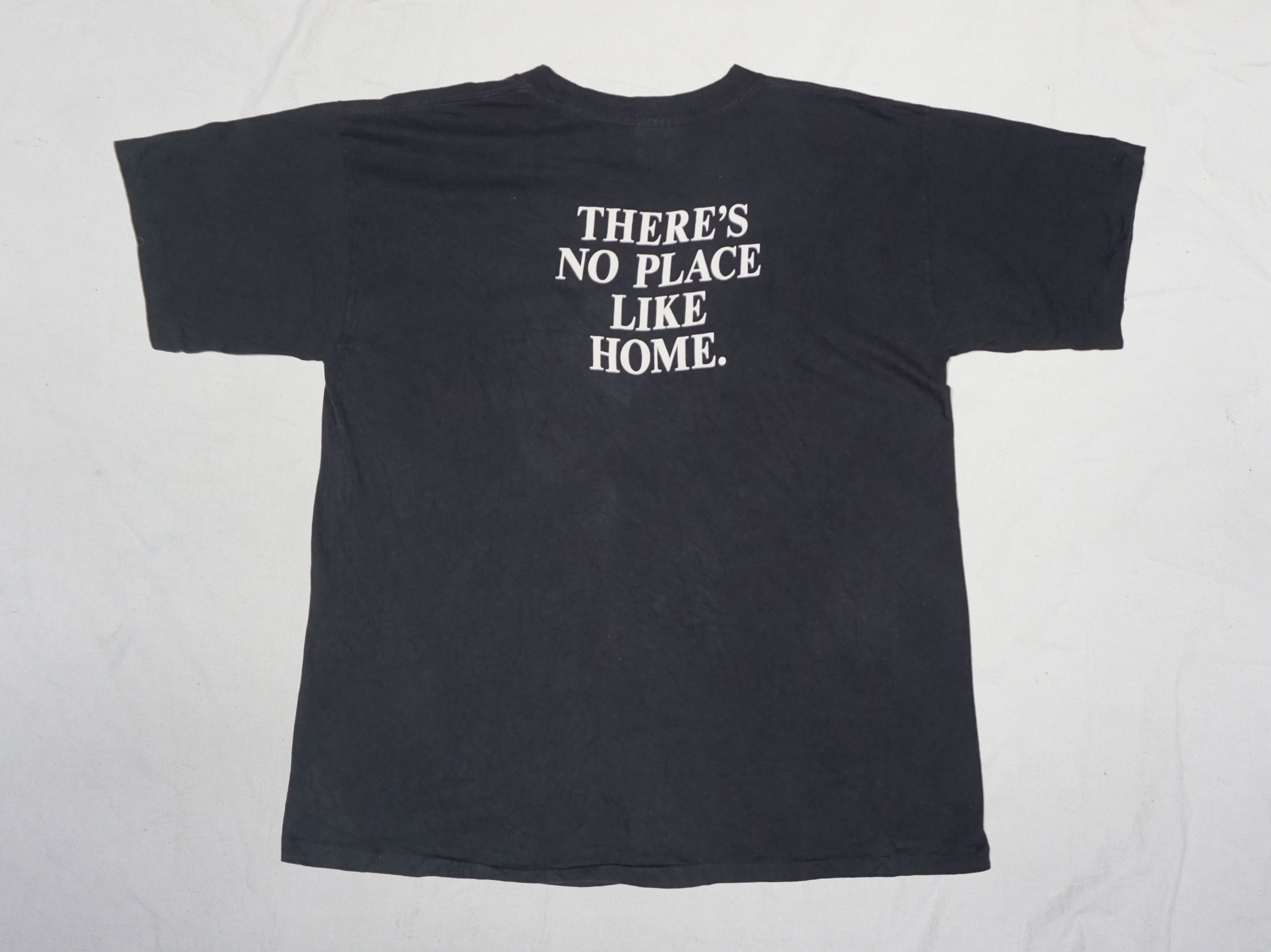 Mostly Heard Rarely Seen × Vintage 90's The wizard of Oz Ruby Slippers T-shirt Size US XL / EU 56 / 4 - 5 Thumbnail