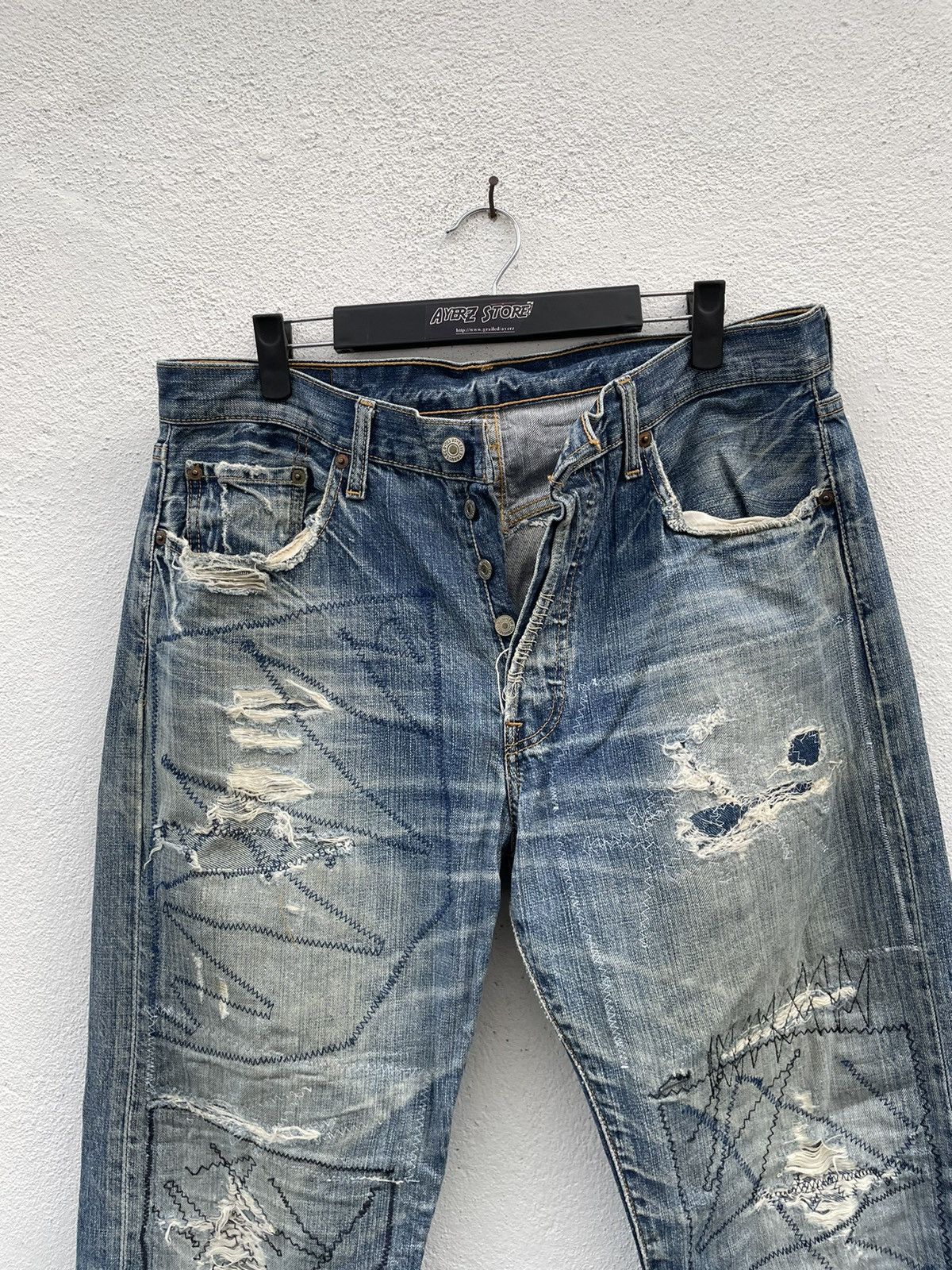 Levi's × Levi's Vintage Clothing Vintage Levi’s 501 Distressed Grunge Denim Jeans Size US 34 / EU 50 - 2 Thumbnail