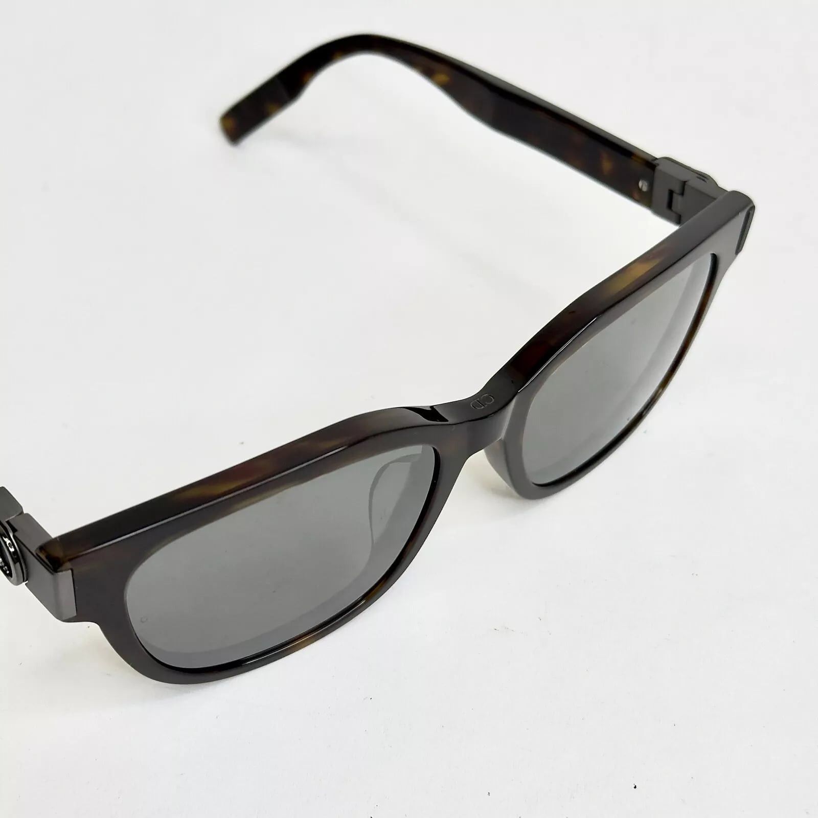 Christian Dior Monsieur CHRISTIAN DIOR CDICON S1F Brown Sunglass DM40122F CD ICON Size ONE SIZE - 10 Thumbnail