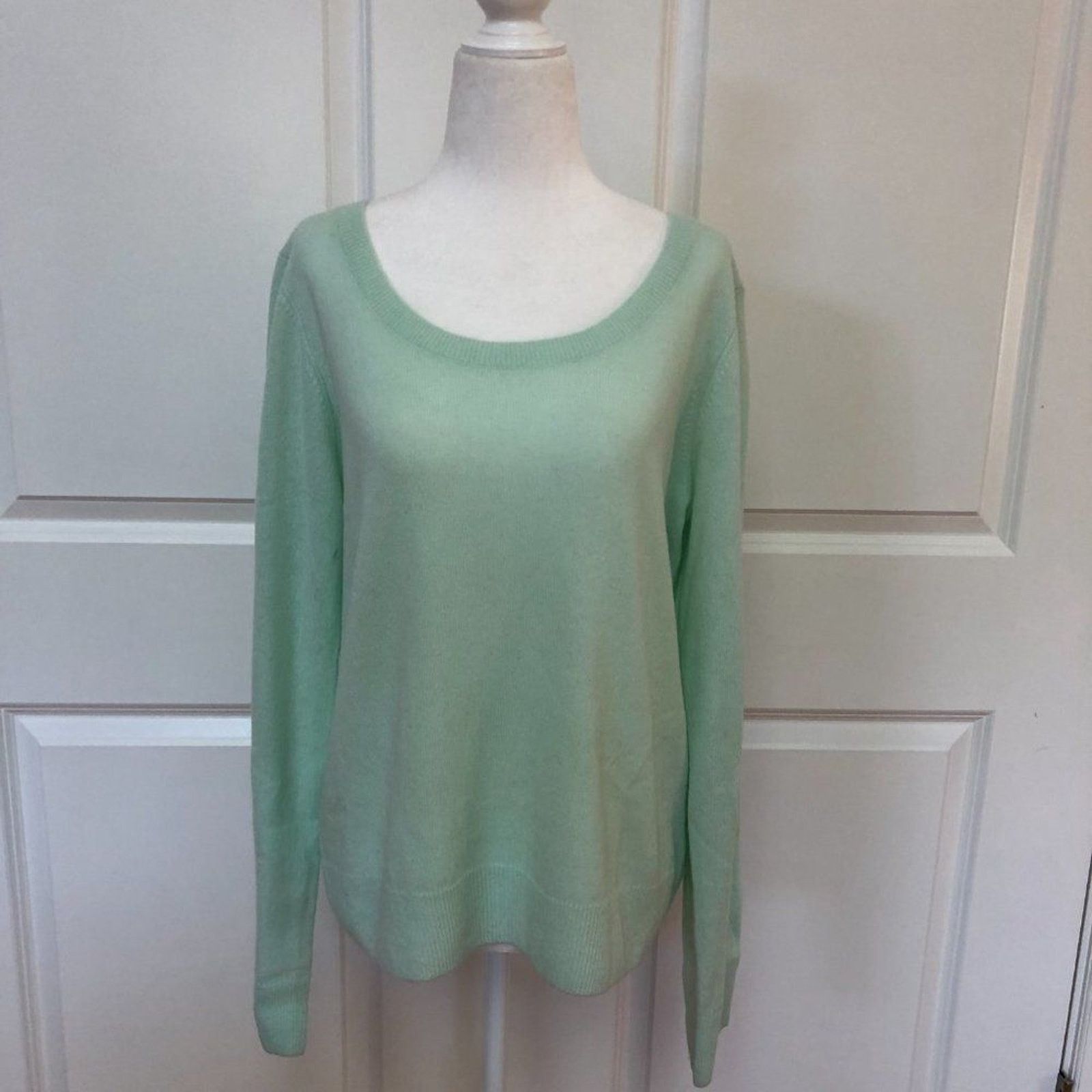 Vince Ballet Neck Cashmere Sweater from Vince Size XL / US 12-14 / IT 48-50 - 7 Thumbnail