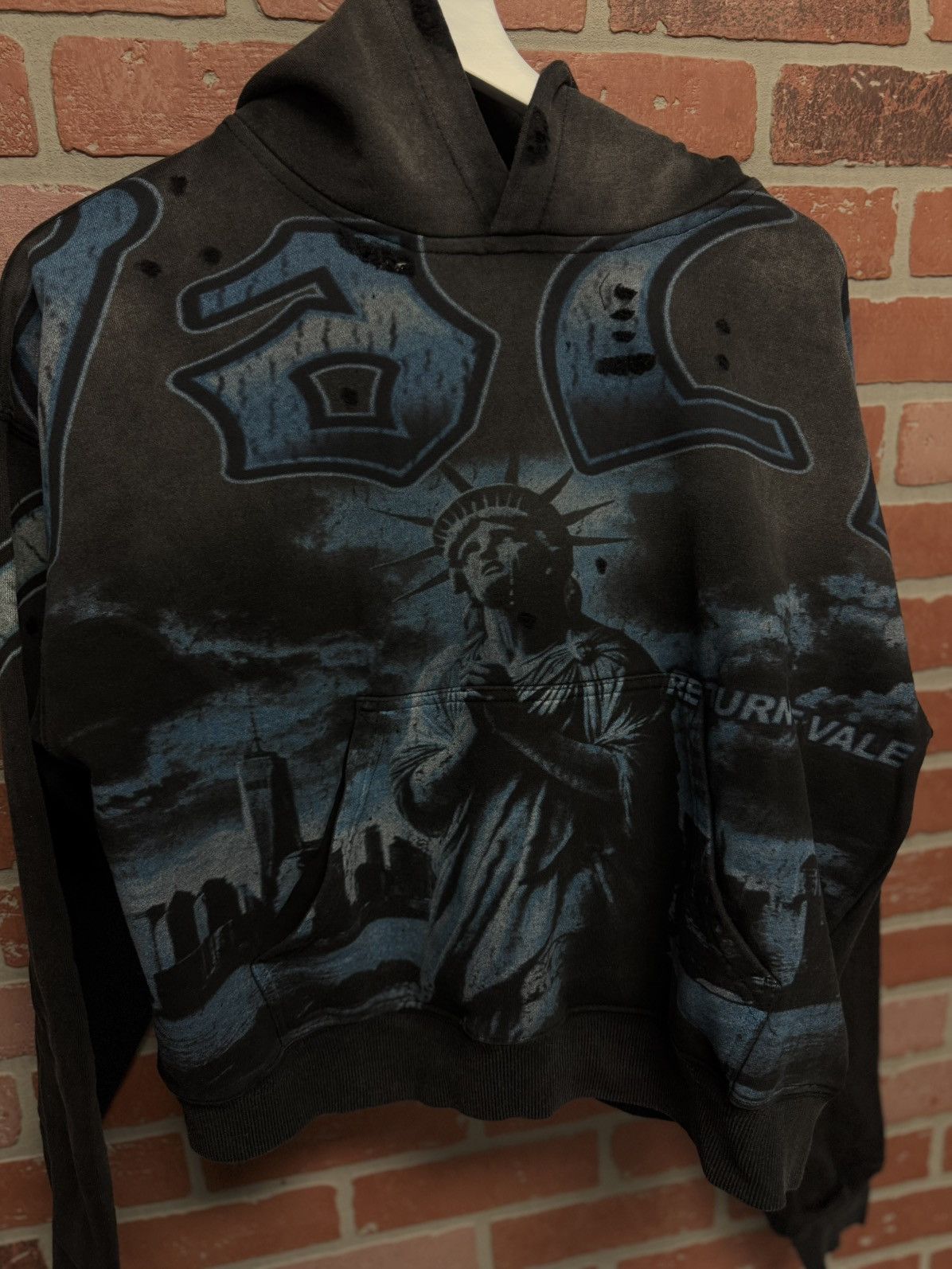 Vale Valley Statue of Liberty Hoodie Size Small (NEW) Size US S / EU 44-46 / 1 - 3 Thumbnail