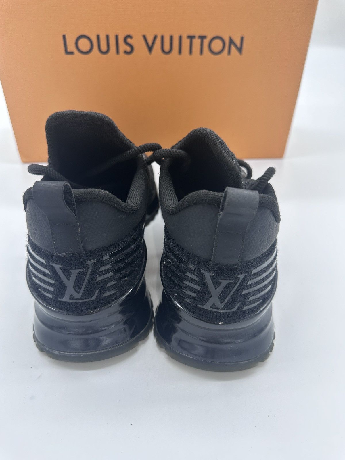 Louis Vuitton Louis Vuitton VNR Sneaker Size 5 Lv 6 USA Unisex Brand New Size US 5 / IT 35 - 5 Thumbnail