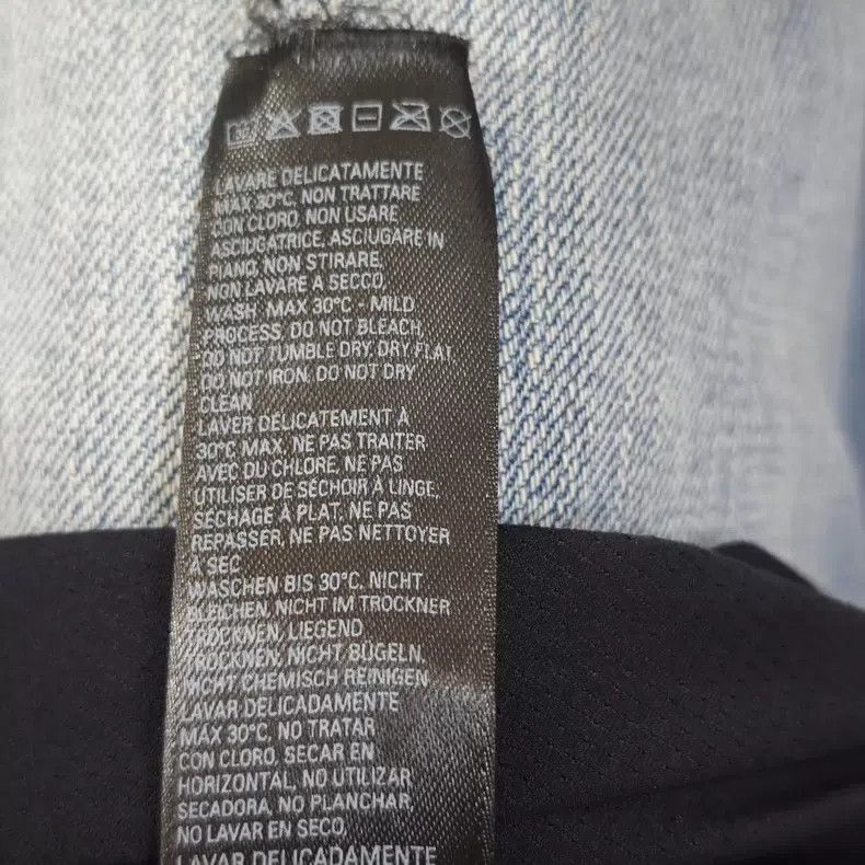 Balenciaga Balenciaga Black Short Sleeve Size US S / EU 44-46 / 1 - 5 Thumbnail
