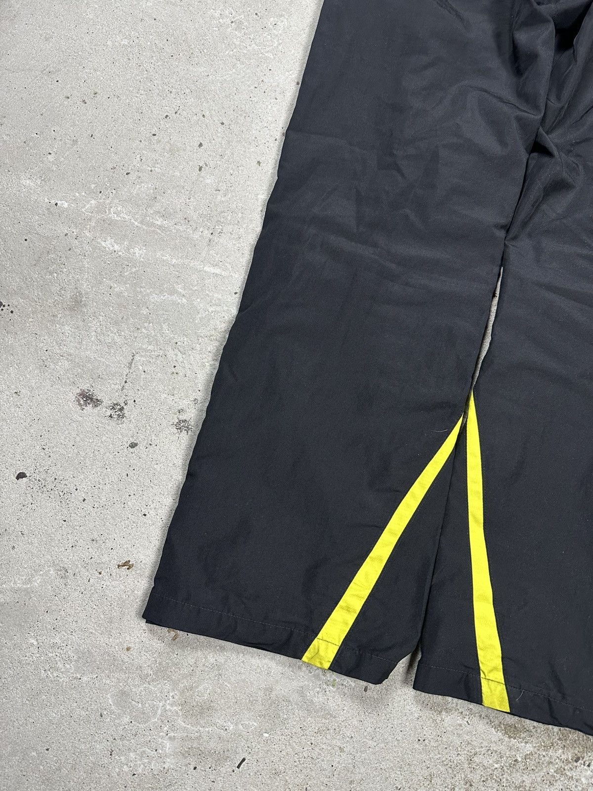 Puma Puma x Borussia Dortmund Black Baggy Track Pants Size US 30 / EU 46 - 13 Thumbnail