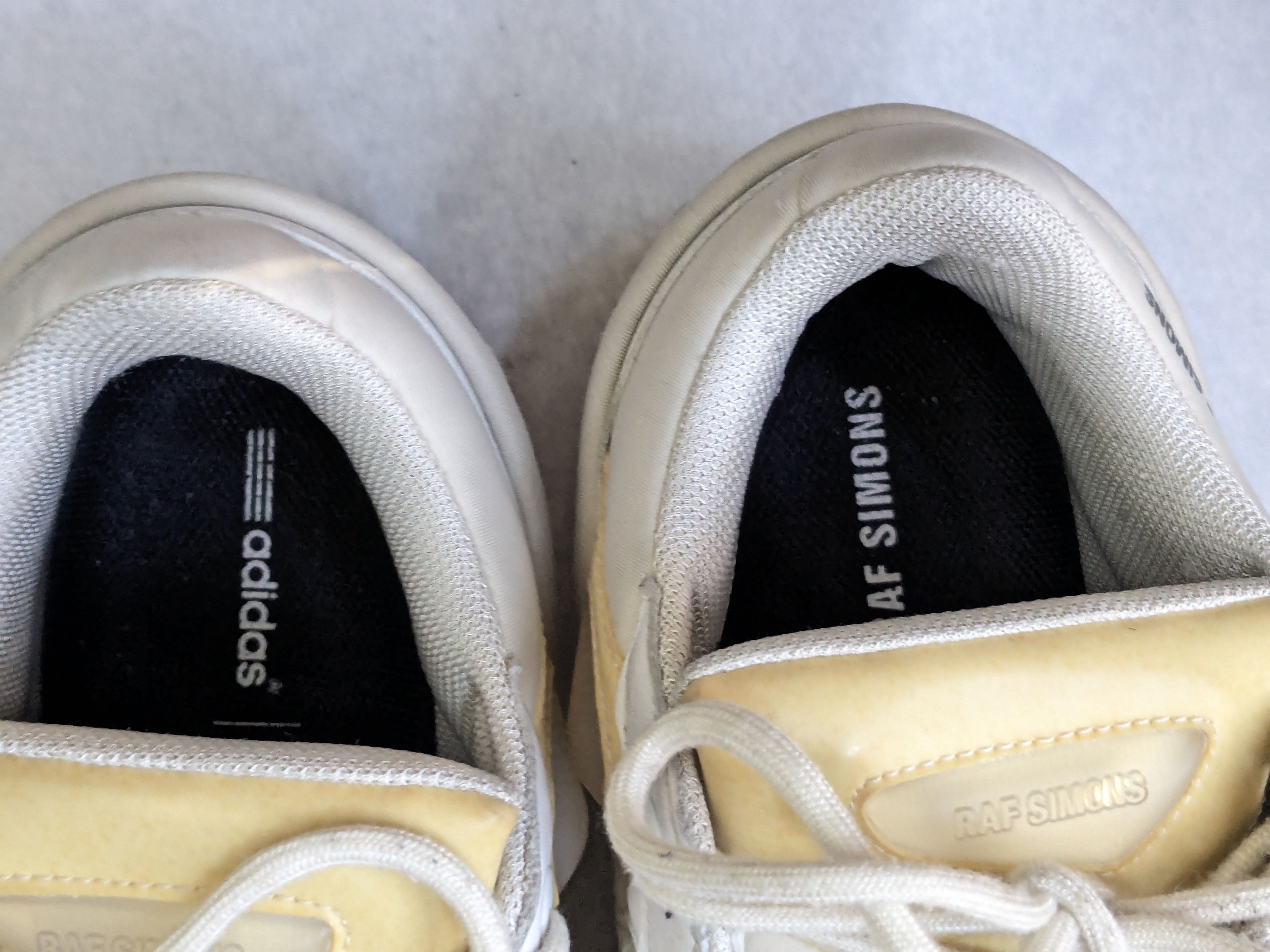 Adidas × Raf Simons Adidas x raf simons ozweego bunny cream 9 Size US 9 / EU 42 - 8 Thumbnail