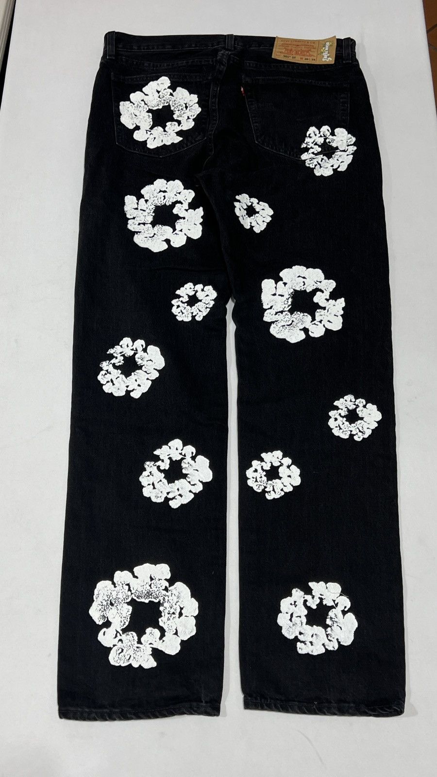 DENIM TEARS × Levi's Denim Tears Black Cotton Wreath Jeans Size US 36 / EU 52 - 14 Thumbnail