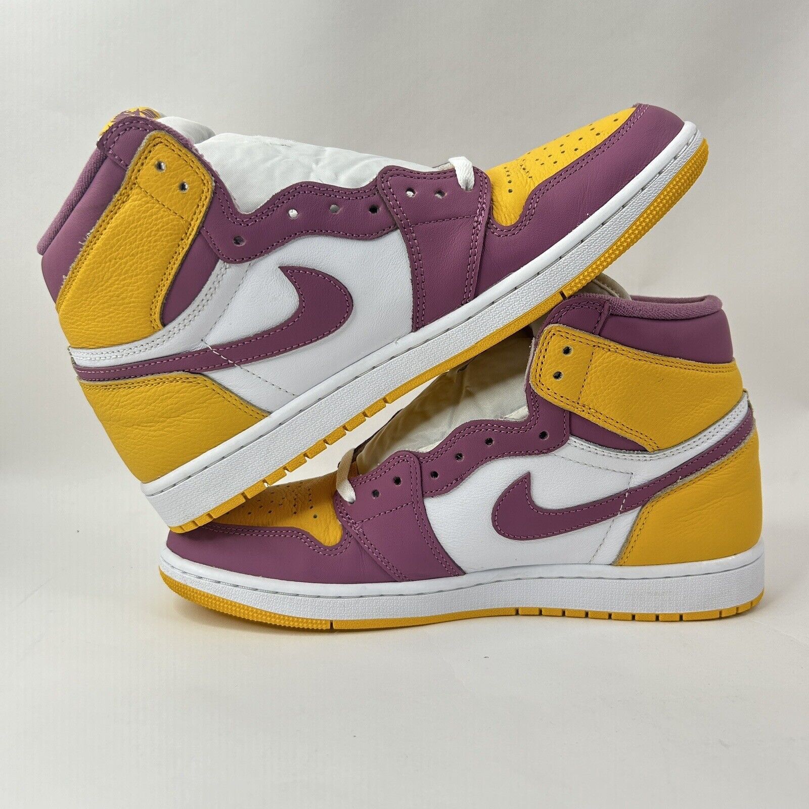 Nike Nike Air Jordan 1 Retro High OG “Brotherhood” 2024 Size US 11 / EU 44 - 3 Thumbnail