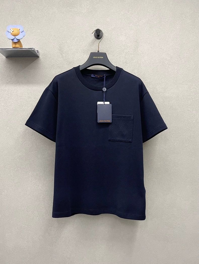Louis Vuitton Louis Vuitton Navy blue pocket short sleeves Size US S / EU 44-46 / 1 - 1 Thumbnail