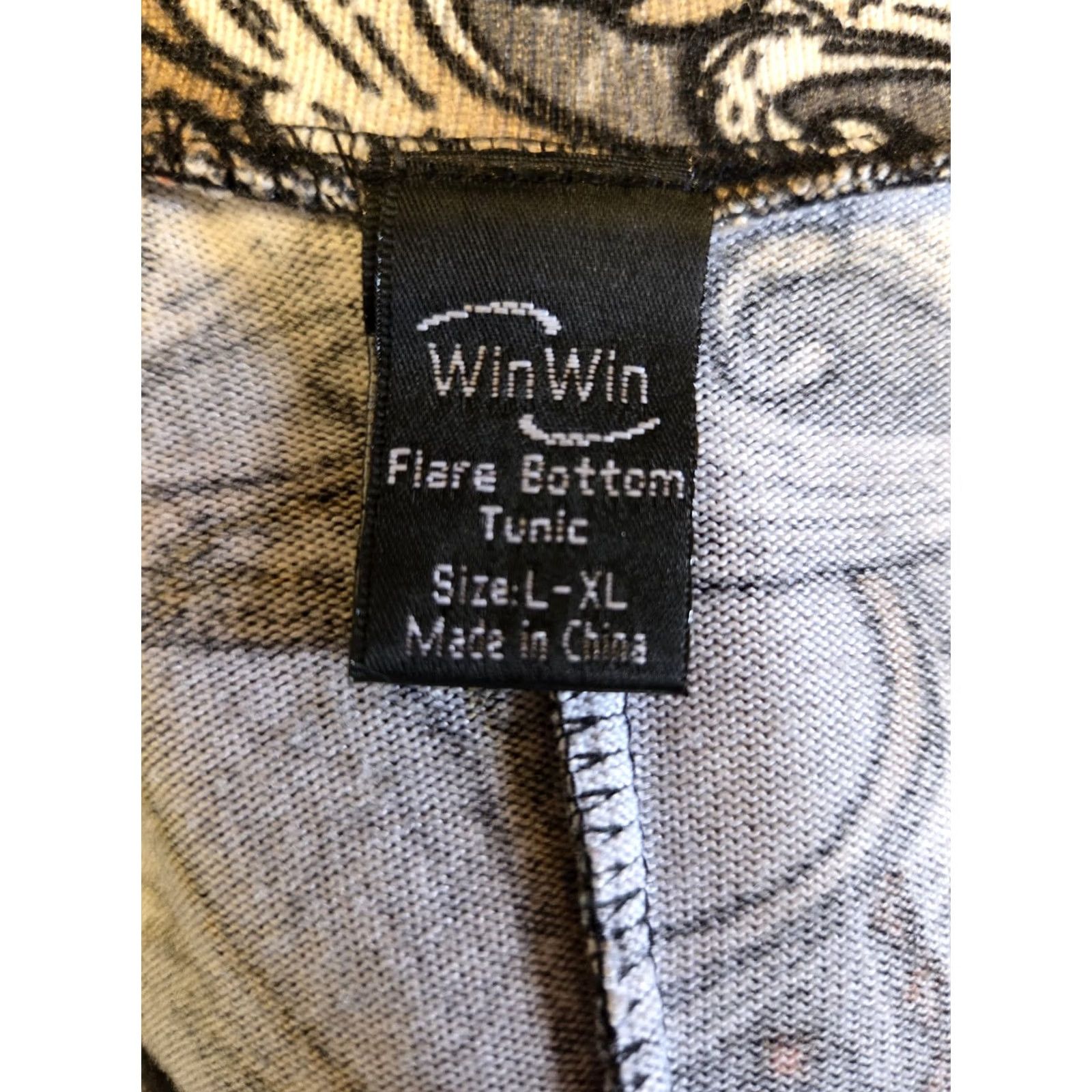Bell WinWin Paisley Print Bell Sleeve Flare Bottom Tunic Top Shirt L/XL Women's Multicolor Paisley Bell Sleeve Tunic Top Blouse V-Neck Casual Women Size L / US 10 / IT 46 - 6 Thumbnail