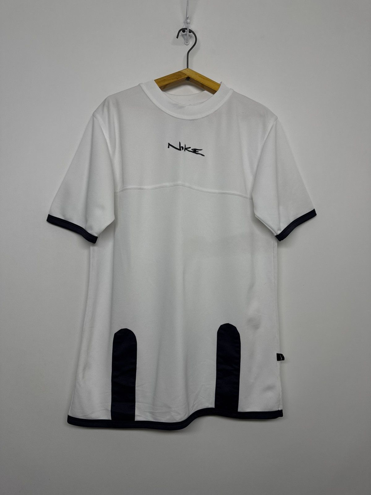 Nike Vintage Y2k Nike Logo Swoosh T-shirt Size L / US 10 / IT 46 - 4 Thumbnail