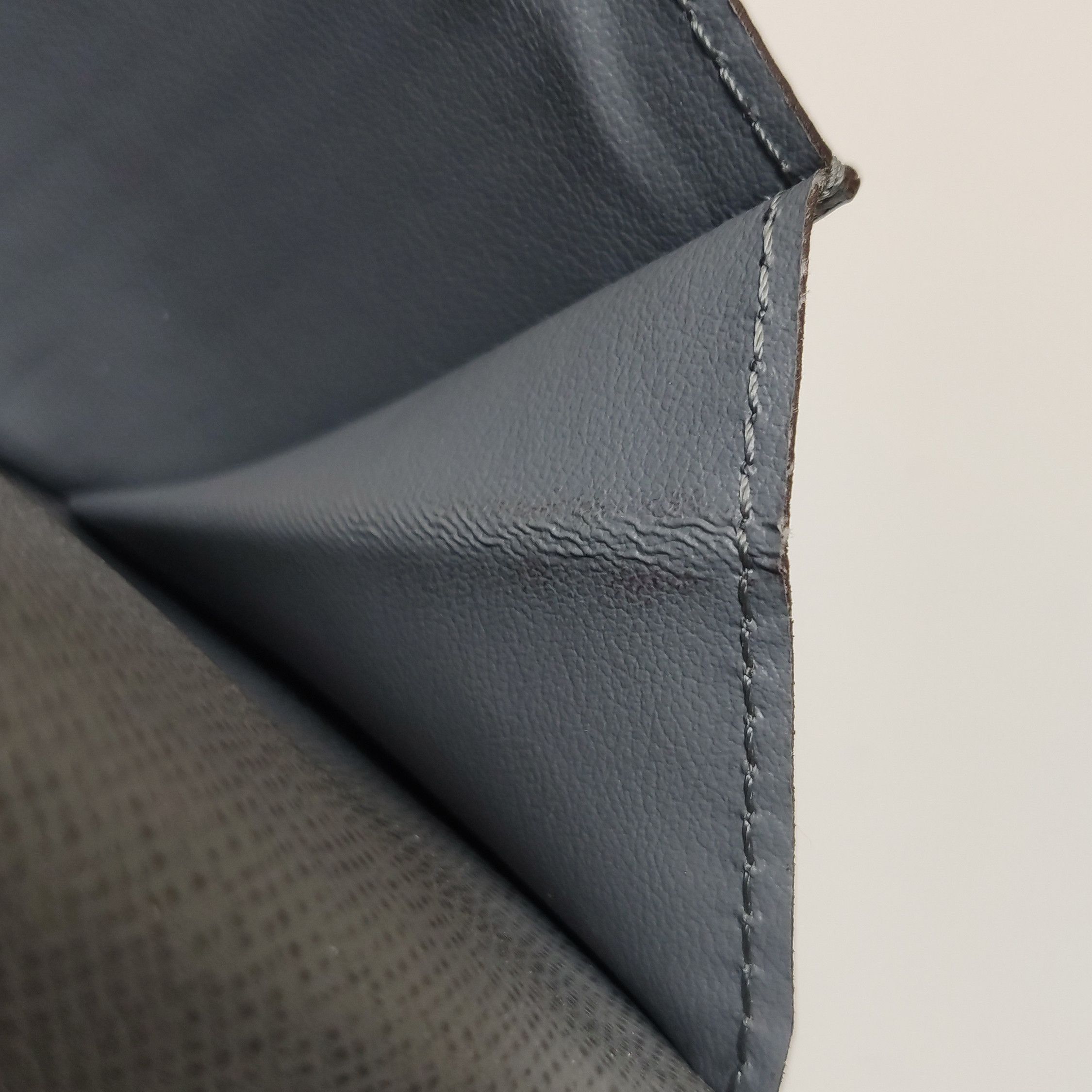 Louis Vuitton Louis Vuitton (LV) Zippy Cowhide Solid Zip Around Wallet -y Size ONE SIZE - 4 Thumbnail