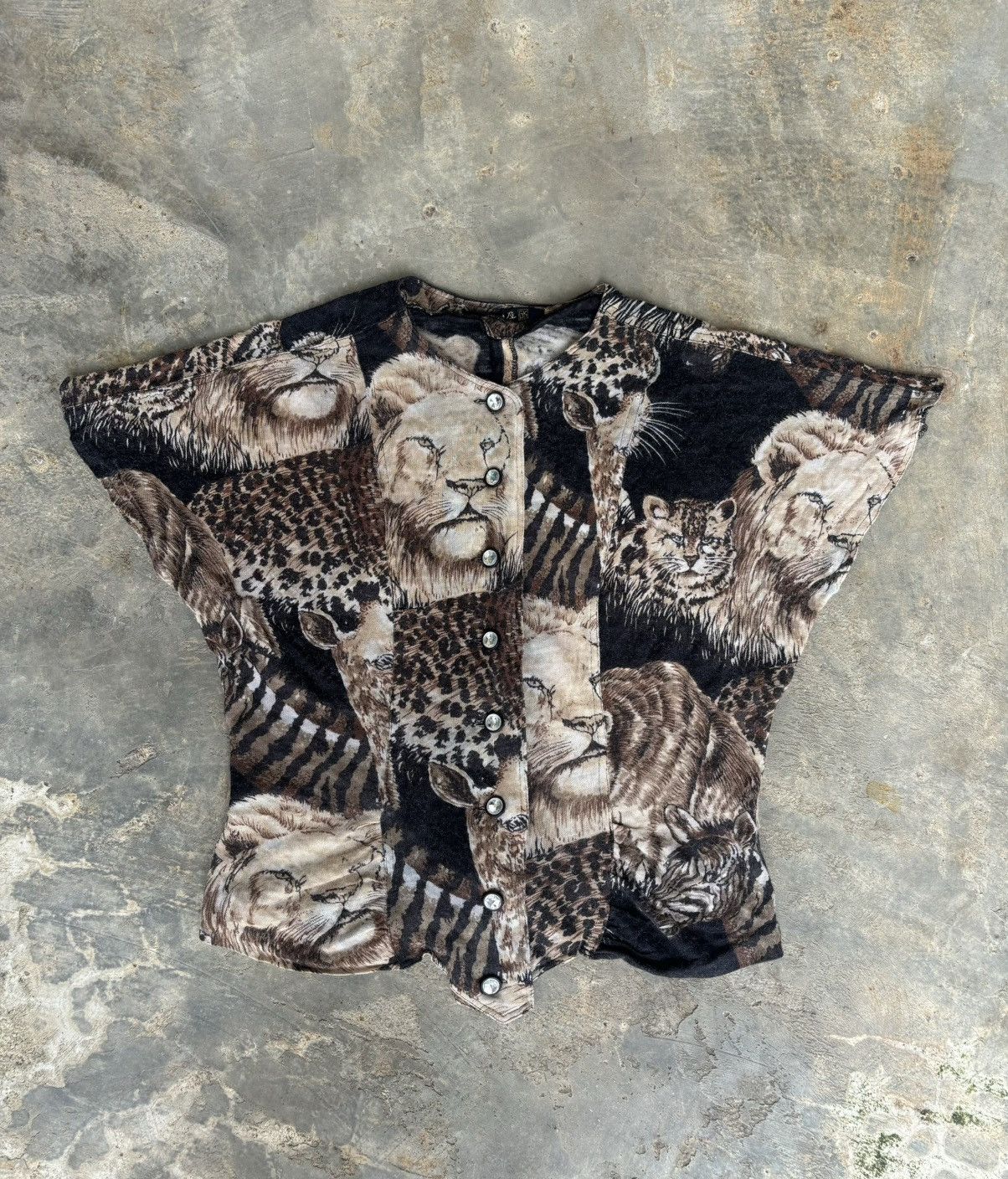 20471120 × Beauty Beast × Japanese Brand Vintage Japanese GK Animal Shirt Size M / US 6-8 / IT 42-44 - 1 Thumbnail
