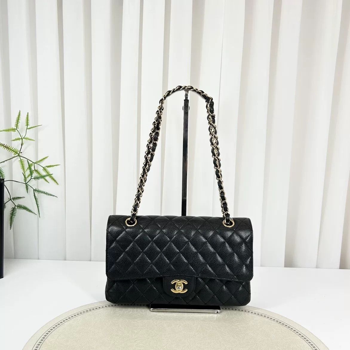Chanel Pre-loved Bag Very good condition Size ONE SIZE - 1 Thumbnail