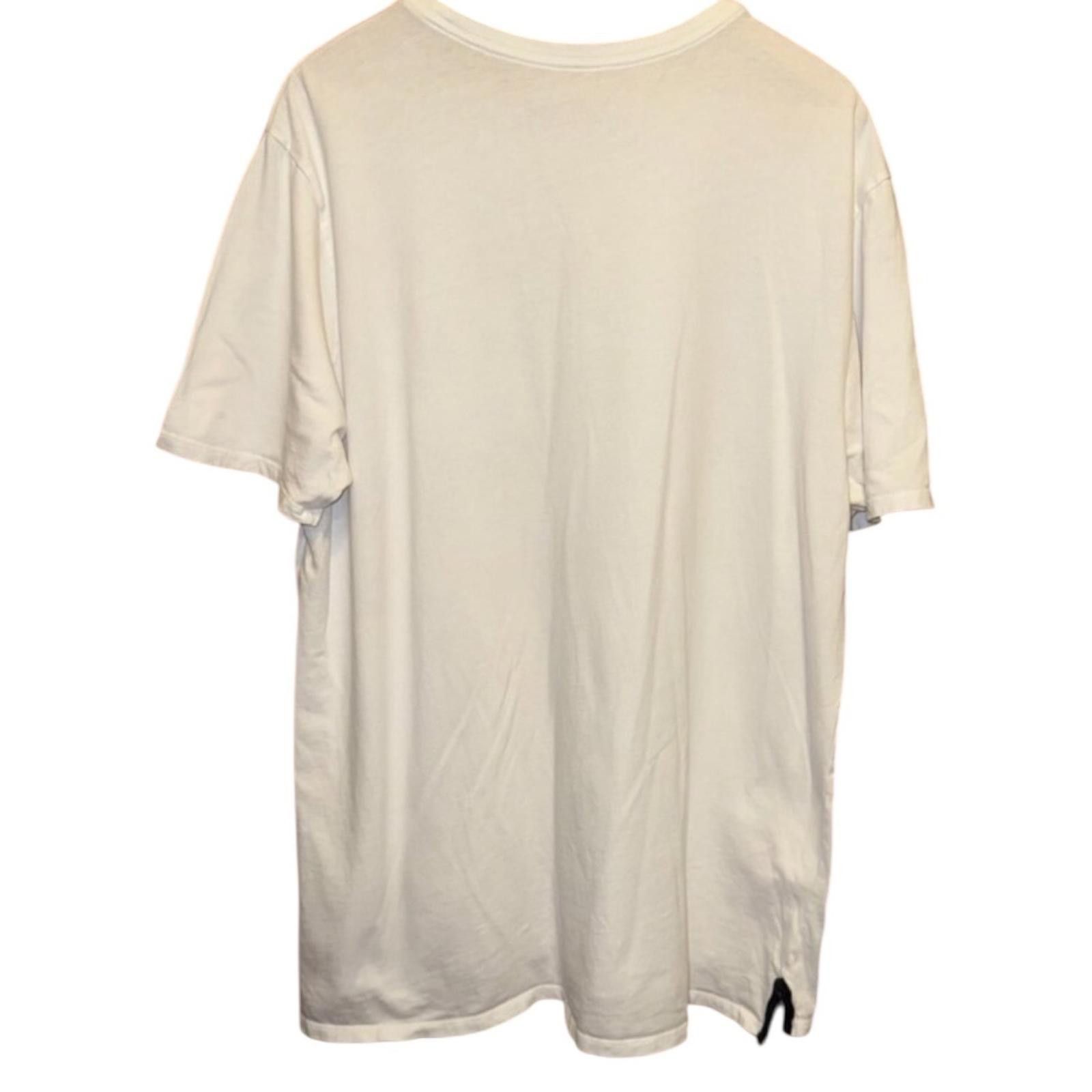 Nike Nike Mens Premium Finish Camo Pocket T-Shirt White XL Size US XL / EU 56 / 4 - 2 Thumbnail