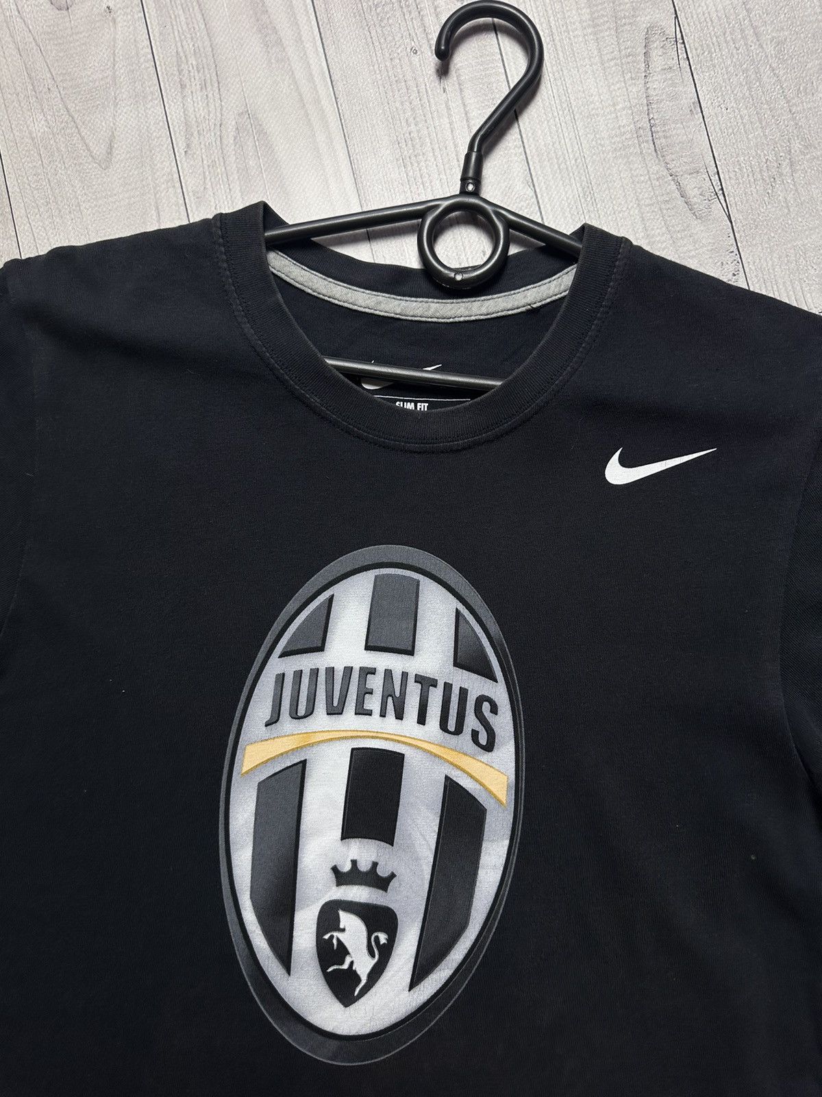 Nike × Vintage Vintage Nike Juventus logo soccer tee size M Juve Size US M / EU 48-50 / 2 - 3 Thumbnail