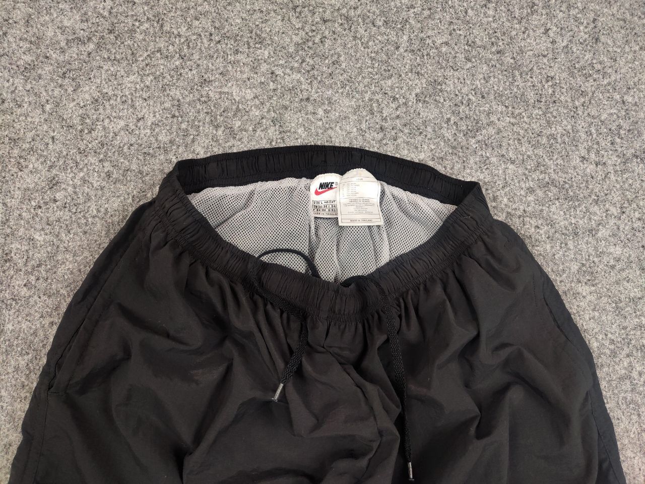 Nike Vintage 90's Nike Big Swoosh Black Nylon Light Shorts Size US 34 / EU 50 - 6 Thumbnail