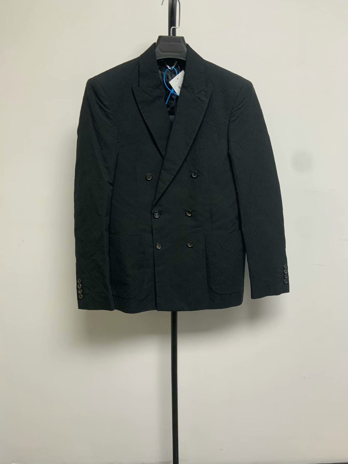 Louis Vuitton Louis Vuitton Monogram Embossed Logo Blazer Size US S / EU 44-46 / 1 - 1 Thumbnail