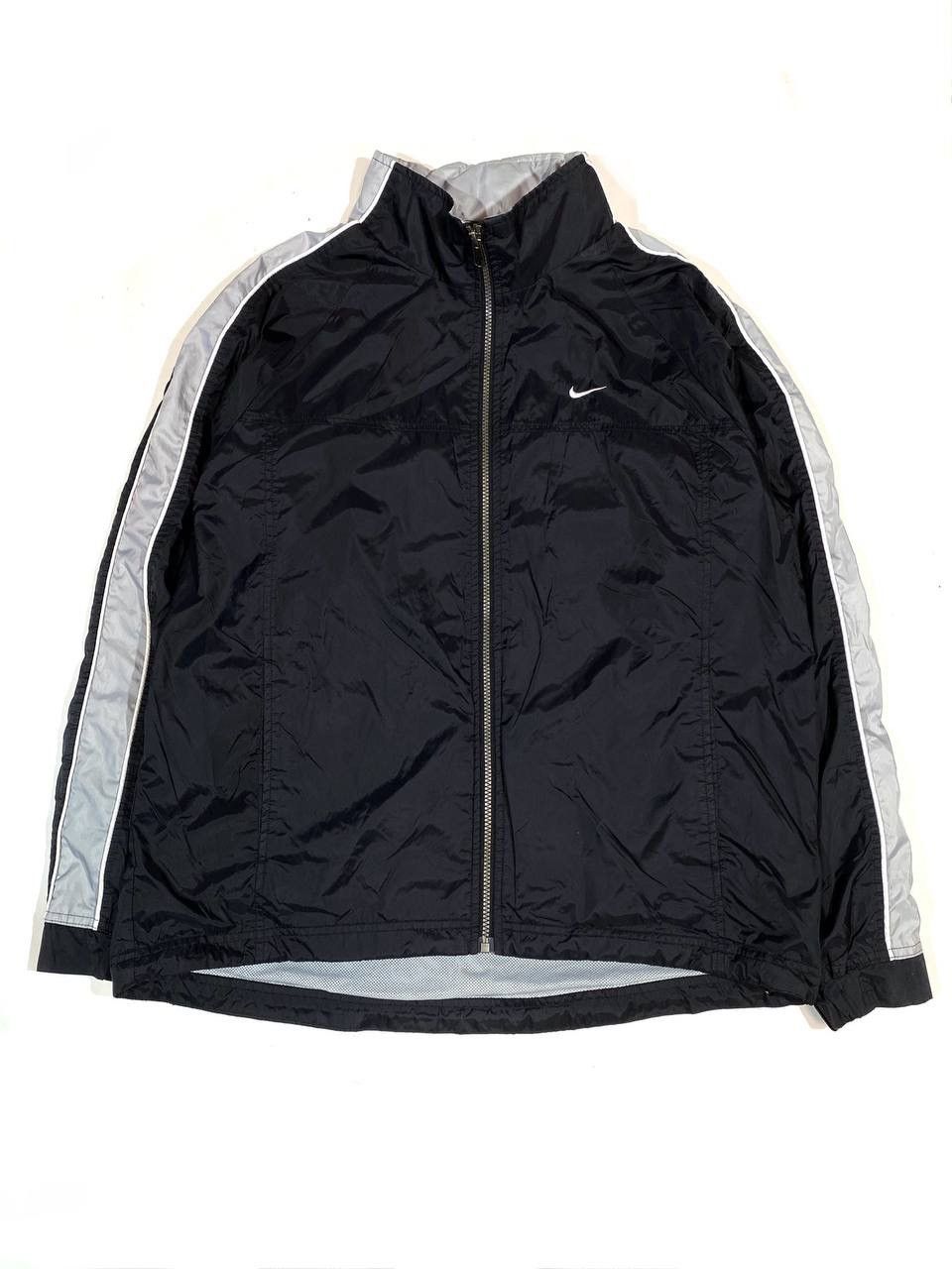 Nike × Vintage Vintage Y2K Nylon Windbreaker Nike Light Jacket Size US L / EU 52-54 / 3 - 1 Thumbnail