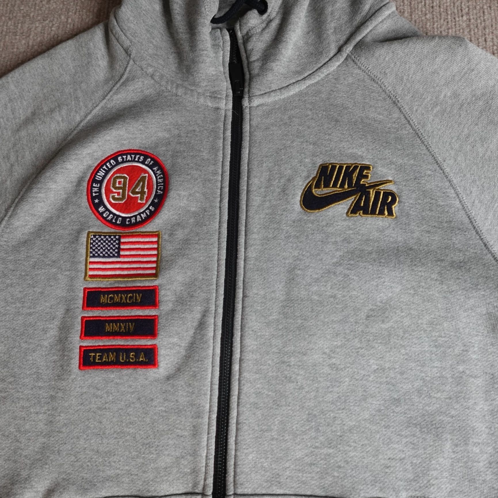 Nike VINTAGE Nike Mens Hoodie L Gray Embroidered USA Dream Team Full Zip Party 612865-063 Mens Size US L / EU 52-54 / 3 - 5 Thumbnail
