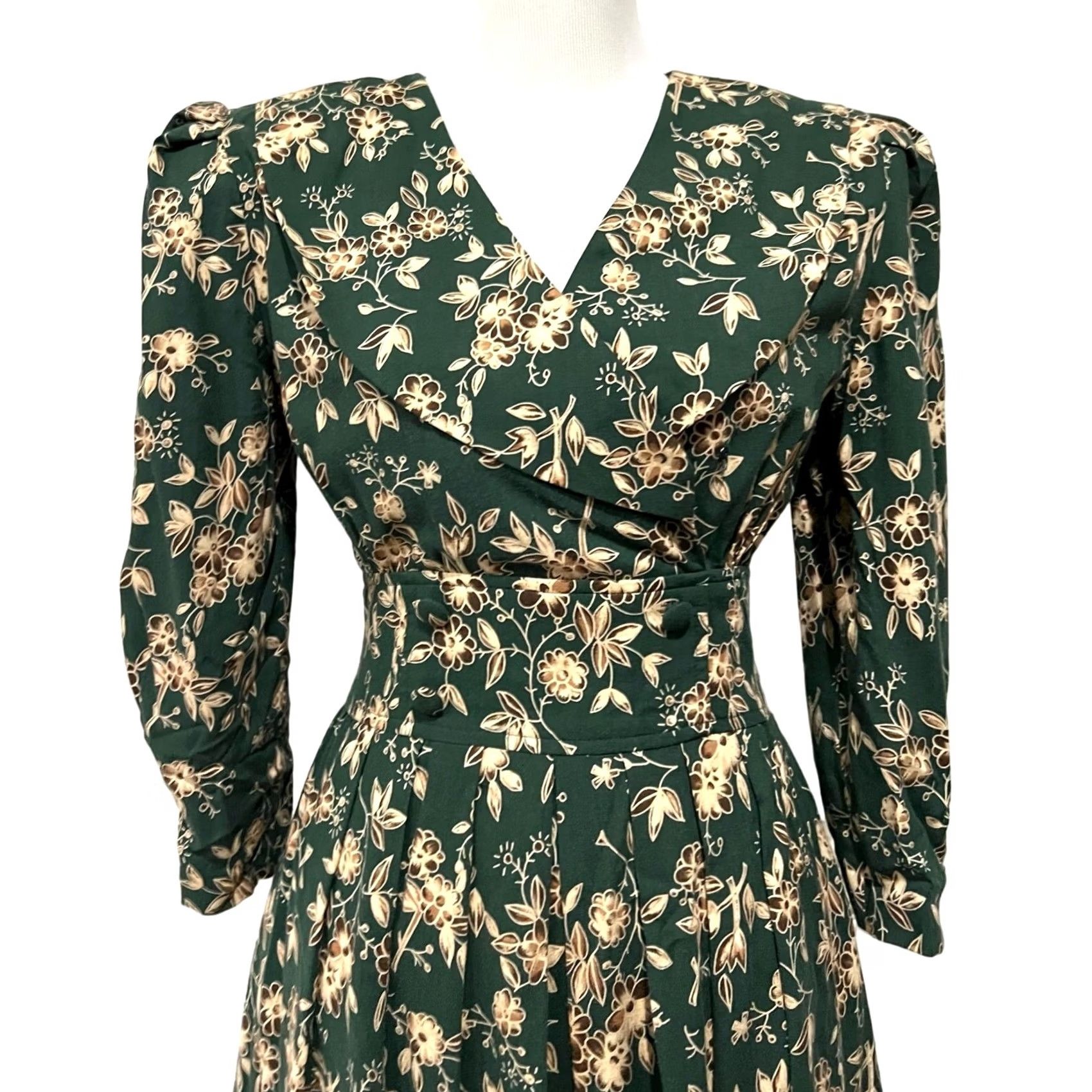 L.G.R VINTAGE L.G. Star Green Floral Midi Dress Collar Pleated Shoulders Women’s Sz 8 Dress Women Green Floral Midi L.G. Star Vintage Size 8 Size M / US 6-8 / IT 42-44 - 2 Thumbnail