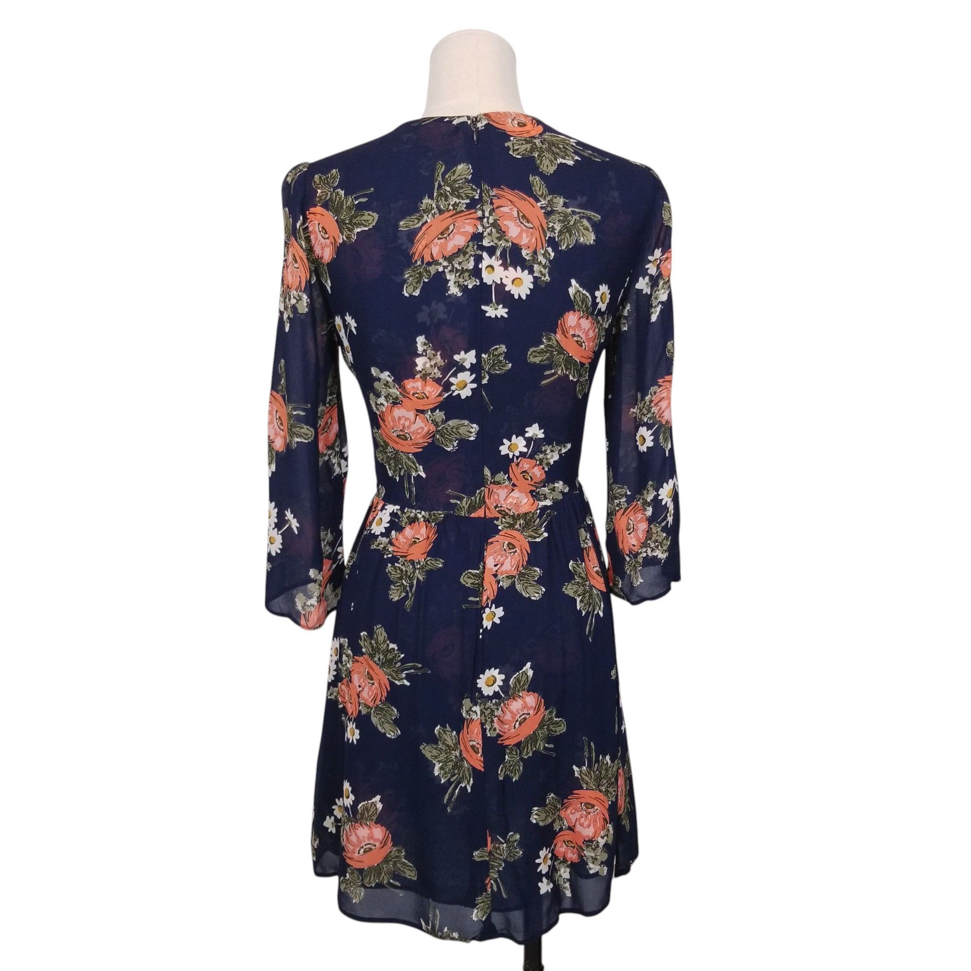 Reformation Deep V Front Floral Dress Size XS / US 0-2 / IT 36-38 - 4 Thumbnail
