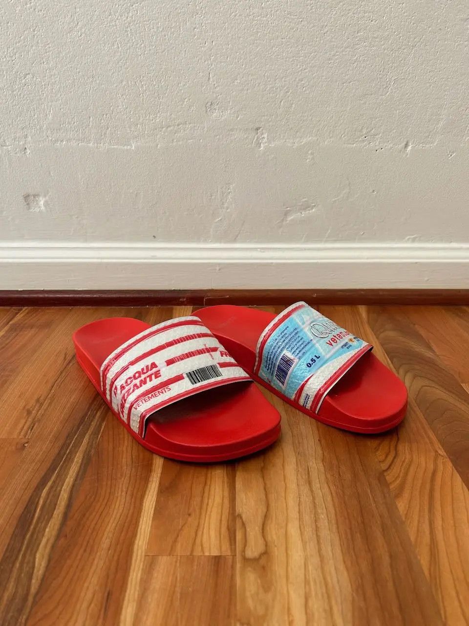 Vetements VETEMENTS Red Printed Slides Size US 7 / EU 40 - 2 Thumbnail