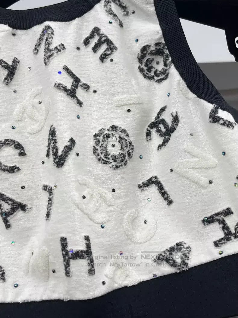 Chanel Chanel Black and white embossed logo vest Size S / US 4 / IT 40 - 2 Thumbnail