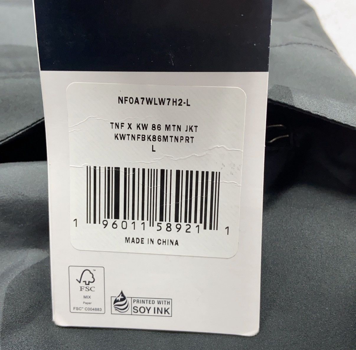 Kaws × The North Face The North Face x KAWS Retro 1986 Mountain Jacket Size US L / EU 52-54 / 3 - 6 Thumbnail