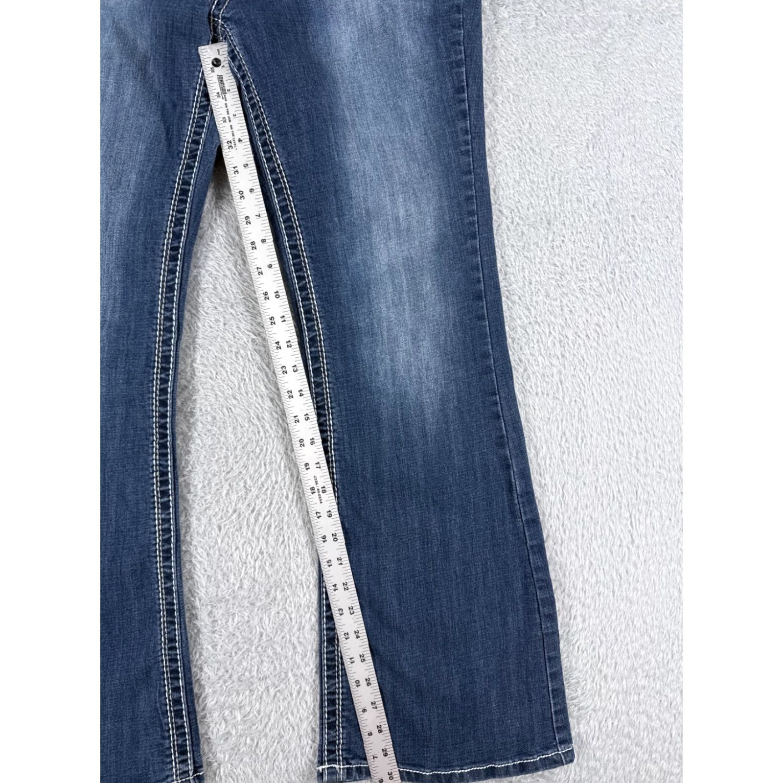 Vintage Maurices Jeans Women 11 Blue Denim Bootscut Mid Rise 32x30 Cotton Western 5-Pocket Accents Zipper Distressed Size 32" / US 10 / IT 46 - 7 Thumbnail