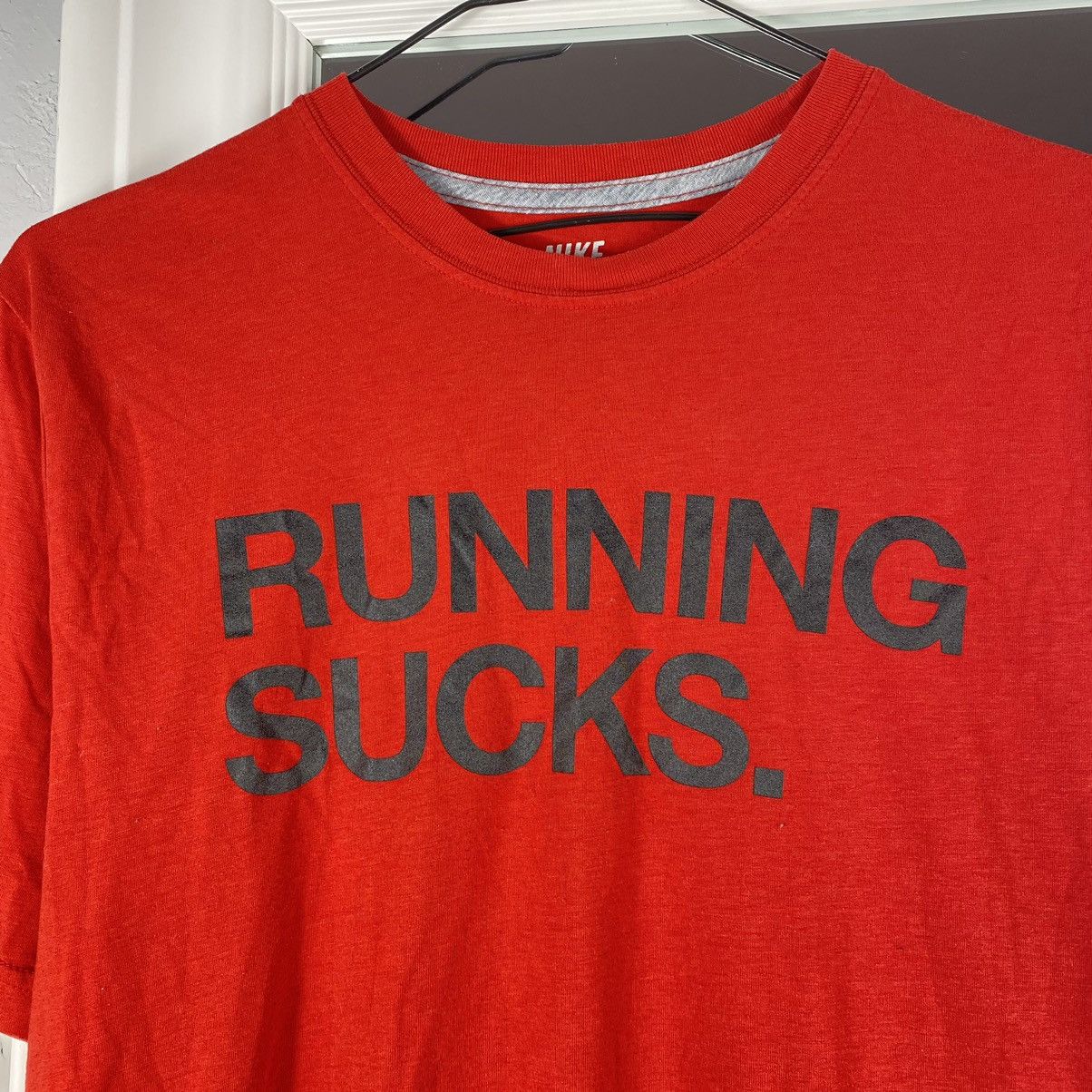 Nike NIKE Y2K RUNNING SUCKS PRINT T SHIRT Size US M / EU 48-50 / 2 - 2 Thumbnail
