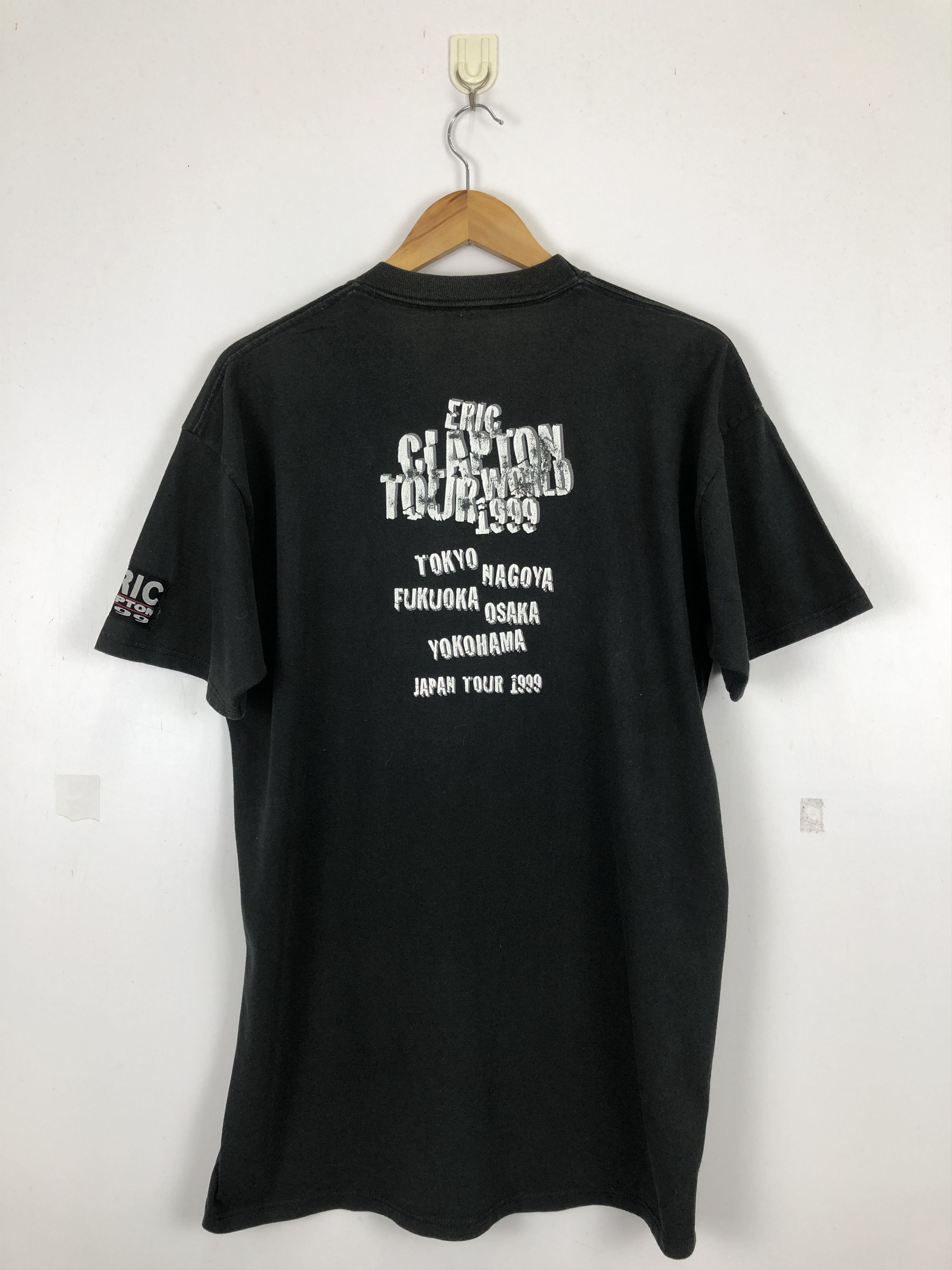 Band Tees × Vintage 90s Vintage Eric Clapton Japan Tour 1999 T Shirt TA0467 Size US L / EU 52-54 / 3 - 3 Thumbnail