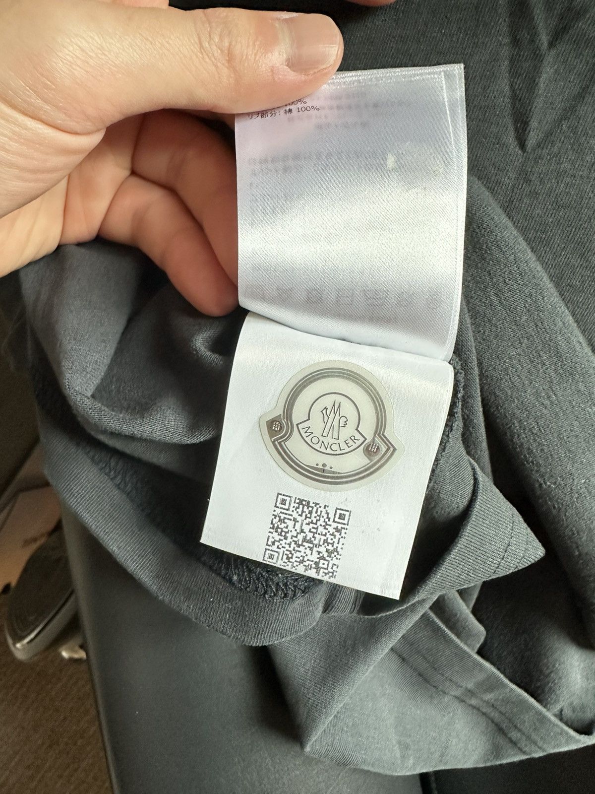 Moncler Moncler long sleeve tshirt with rubber patch Size US XXS / EU 40 - 4 Thumbnail