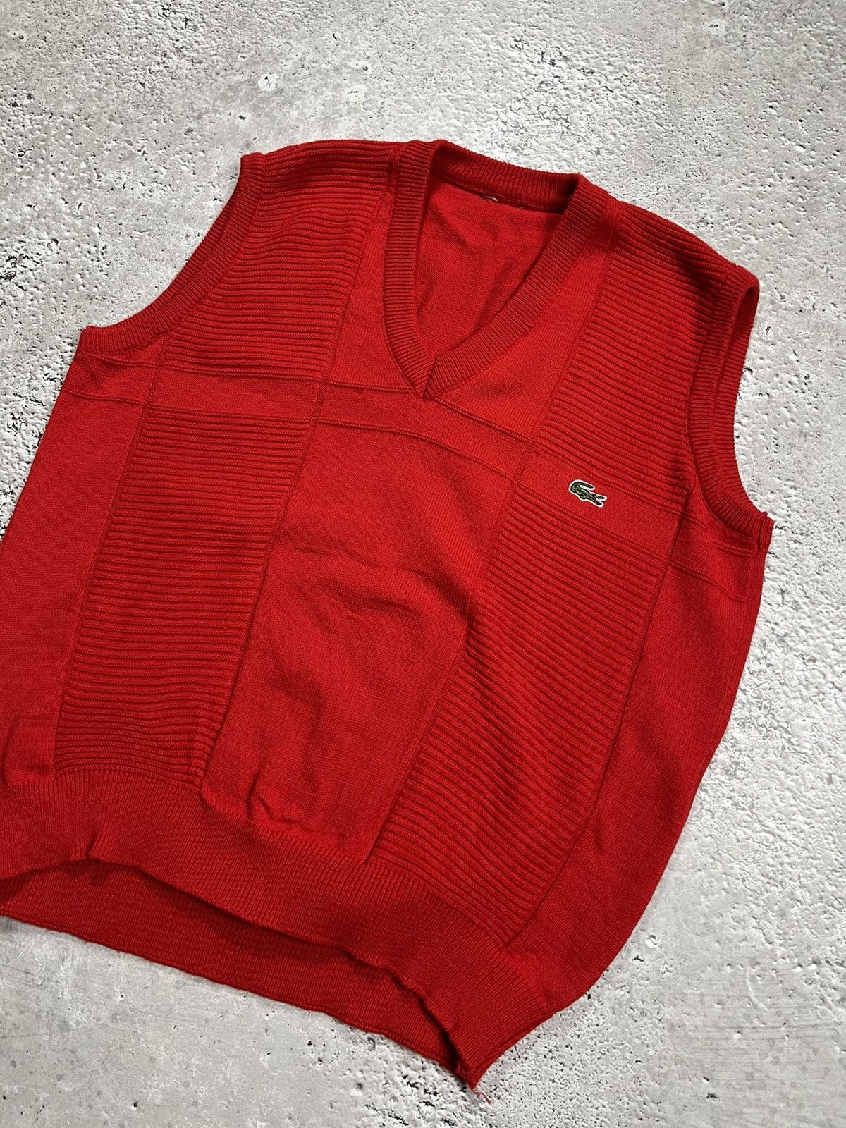 Lacoste Vintage Lacoste Red Knit Sweater Vest Crocodile Logo Size US XL / EU 56 / 4 - 2 Thumbnail