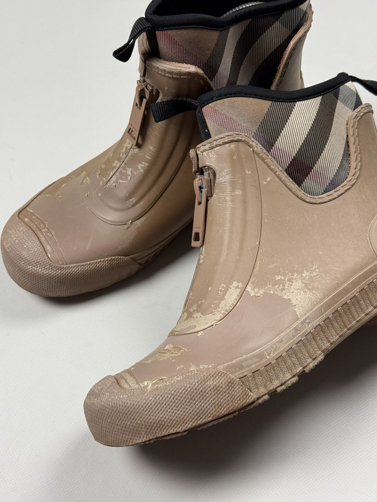Burberry Burberry Ladies Check Plaid Rubber Rain Boots Shoes Size US 8 / IT 38 - 15 Thumbnail