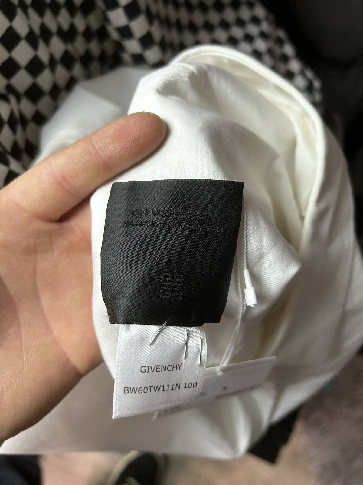 Givenchy Sample Givenchy MMW oversized shirt Size US M / EU 48-50 / 2 - 6 Thumbnail