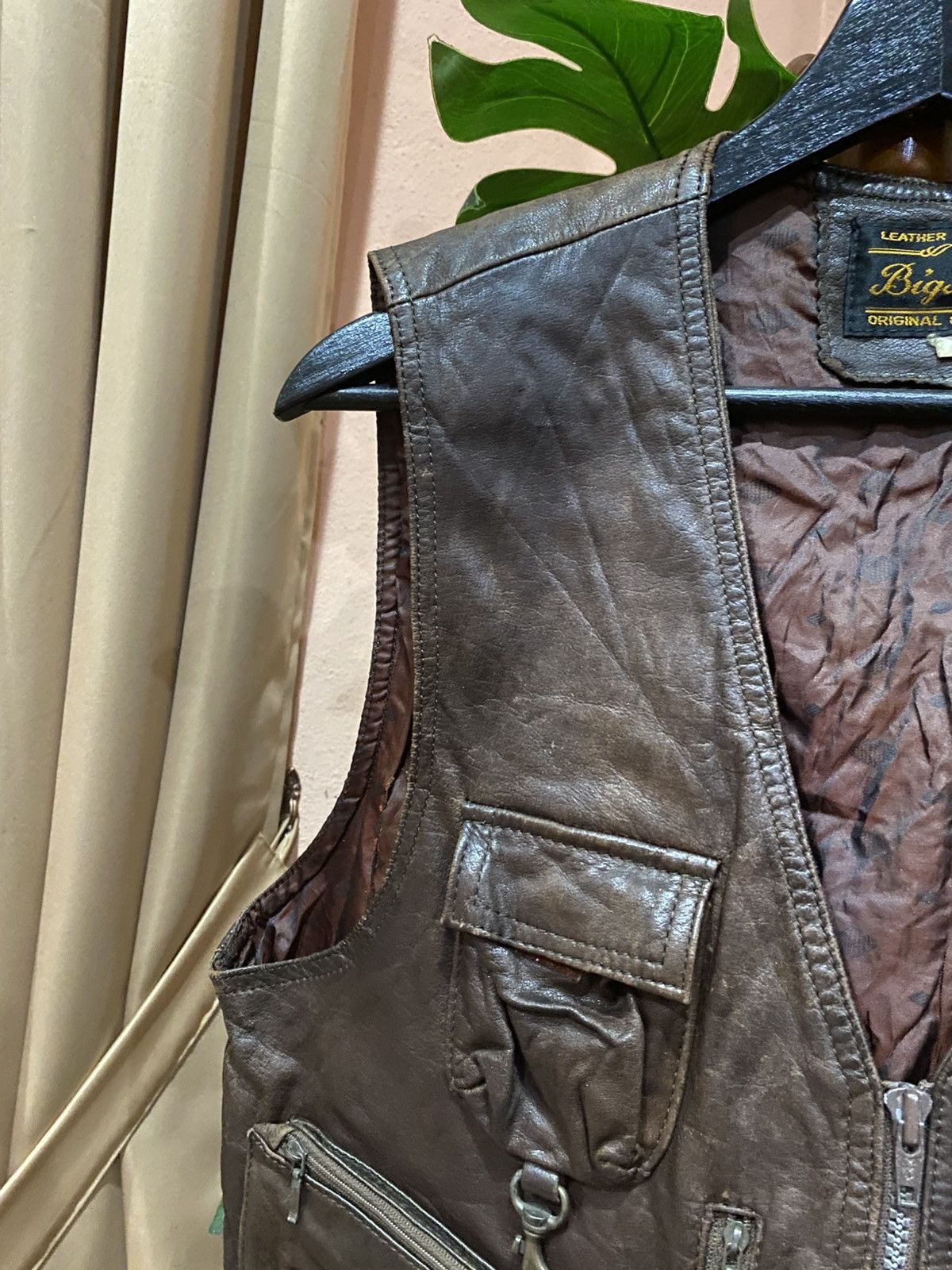 Other Vintage Big Bear Leather Utility Vest Multi-Pocket Zip Front Size US M / EU 48-50 / 2 - 7 Thumbnail