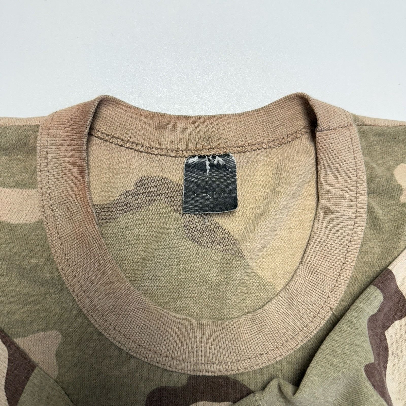 Vintage Vintage Desert Camouflage T Shirt Mens M 20x28.5 Brown Short Size US M / EU 48-50 / 2 - 3 Thumbnail