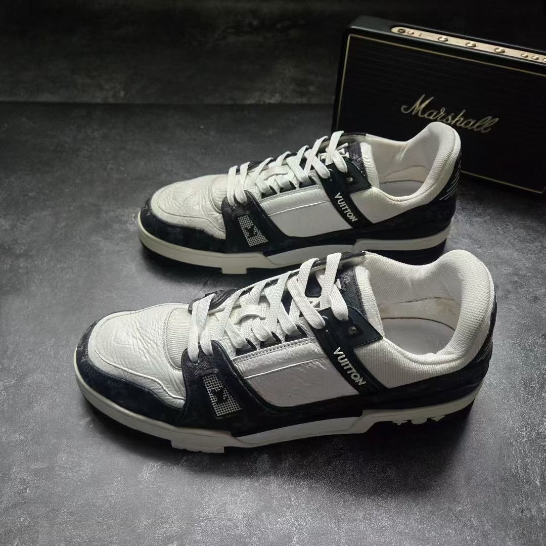 Louis Vuitton Louis Vuitton Training Black Lowtop Sneakers 9 Men Size US 9 / EU 42 - 1 Thumbnail