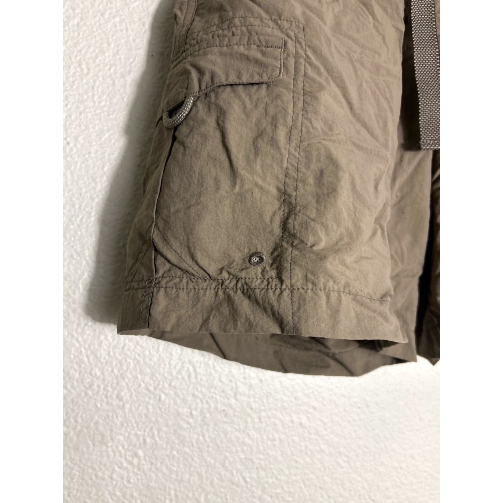 Vintage Columbia Cascade Creek II Water Shorts Bermuda Lined Belted Mens Small Brown Green Nylon Quick Dry Pockets Size US 30 / EU 46 - 2 Thumbnail