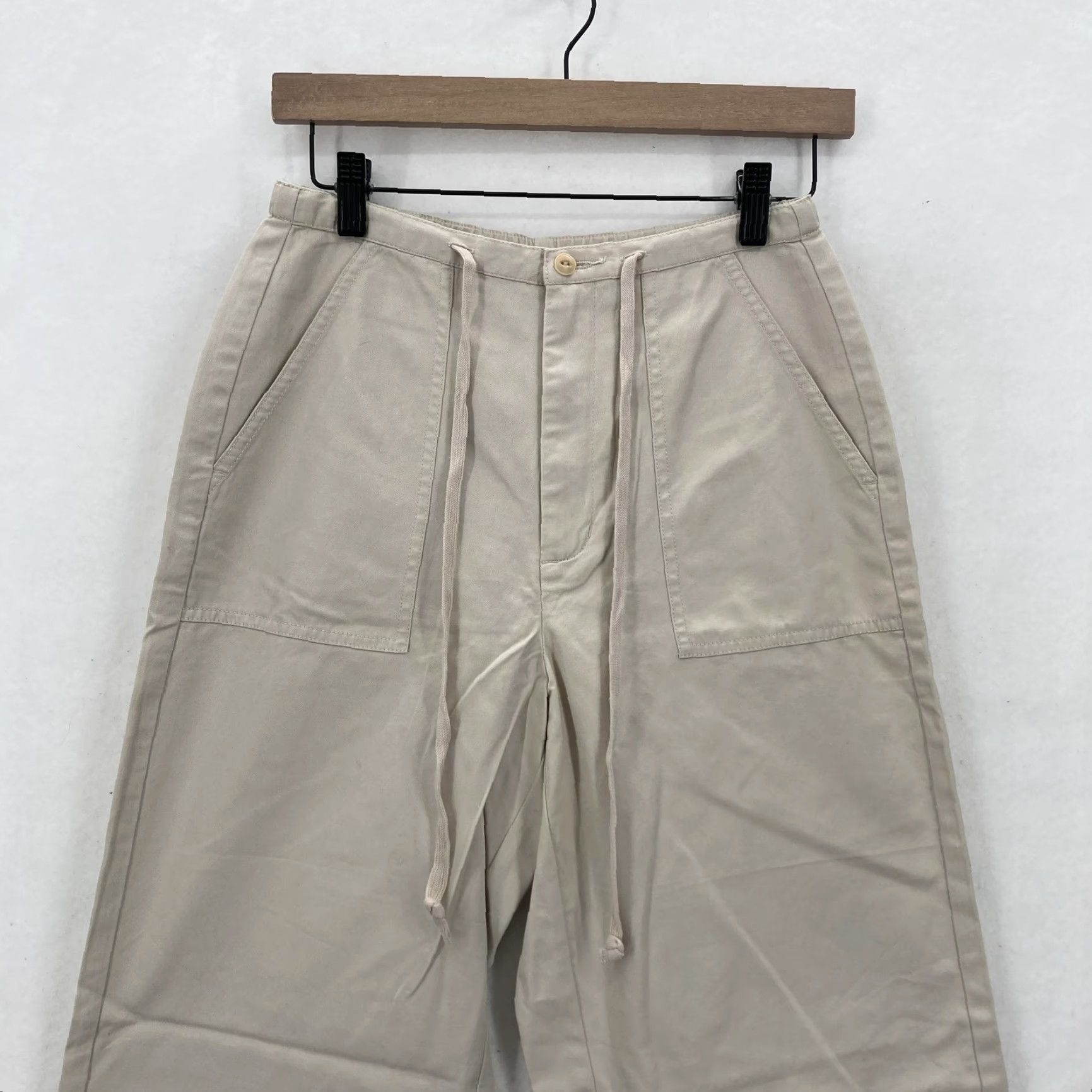 Eddie Bauer Eddie Bauer Pants Womens 4 Khaki Elastic Waist Drawstring Pockets Utility Patch Pockets Chino Straight Leg 28 In Beige/Twill Cotton Size 27" / US 4 / IT 40 - 2 Thumbnail