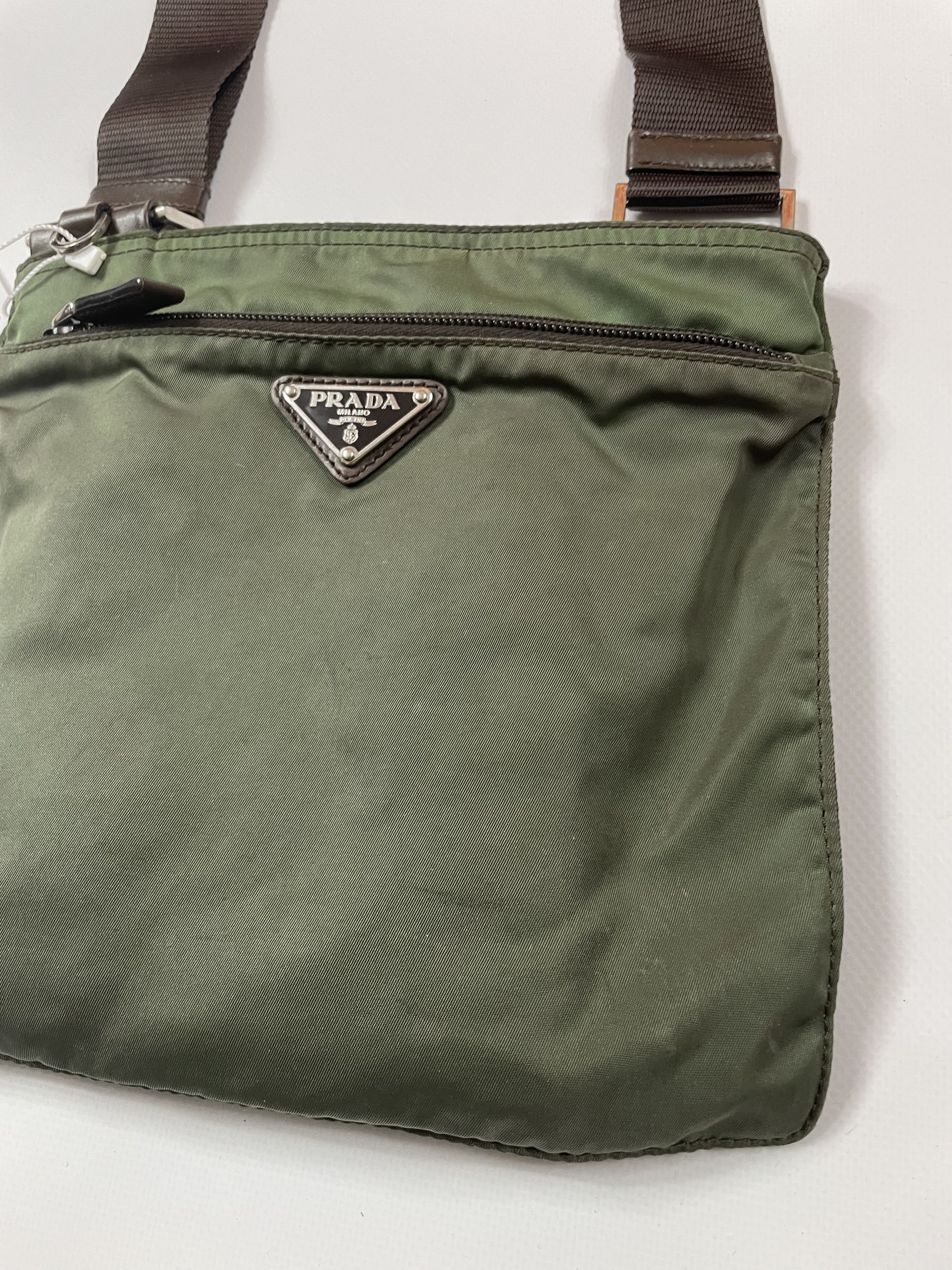 Prada Prada nylon triangle logo small shoulder crossbody bag Size ONE SIZE - 4 Thumbnail