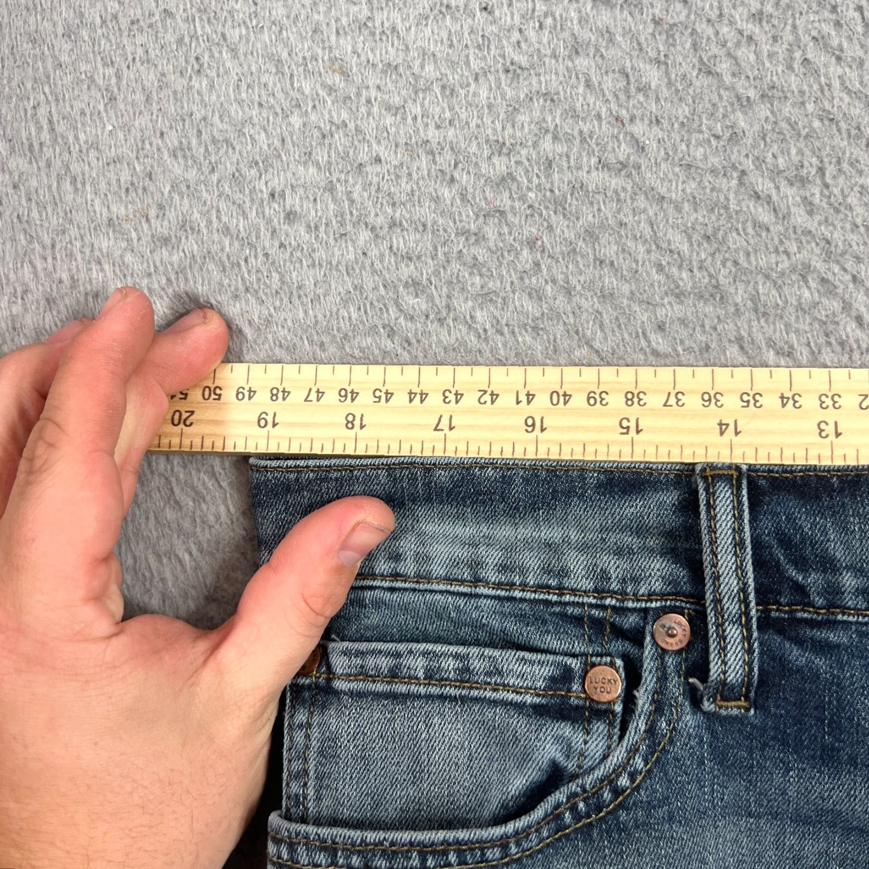 Lucky Brand VINTAGE Lucky Brand 410 Jeans 38x32 Slim Straight Blue Medium Wash Mens Size US 38 / EU 54 - 5 Thumbnail