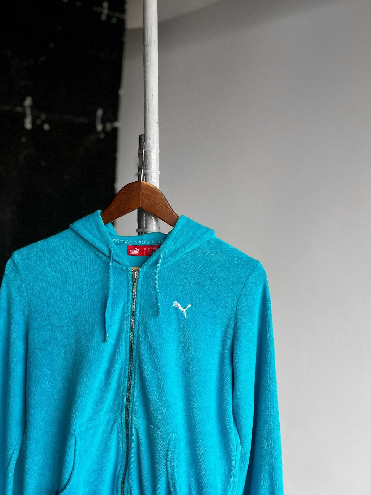 Puma × Vintage Puma Womens Vintage Full Zip Blue Hoodie Velvet Pockets Logo Size M / US 6-8 / IT 42-44 - 2 Thumbnail