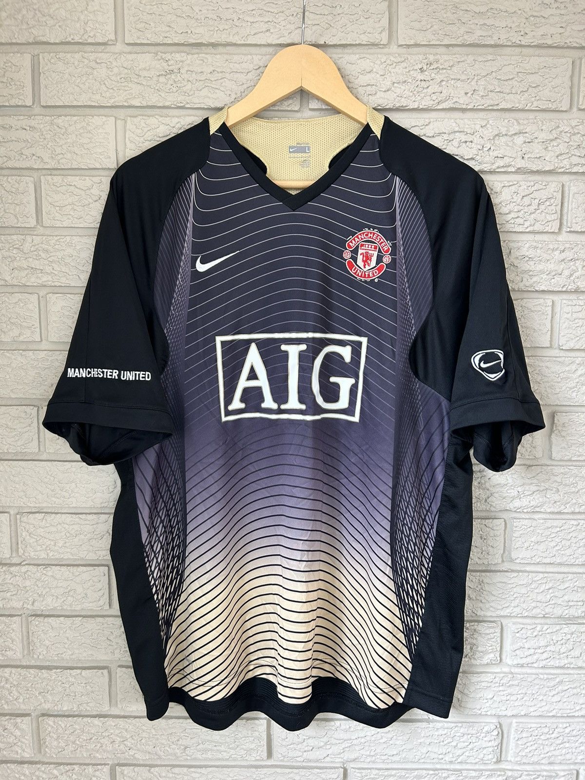 Nike Vintage Nike Manchester United 2006 Training Jersey Size US L / EU 52-54 / 3 - 1 Thumbnail