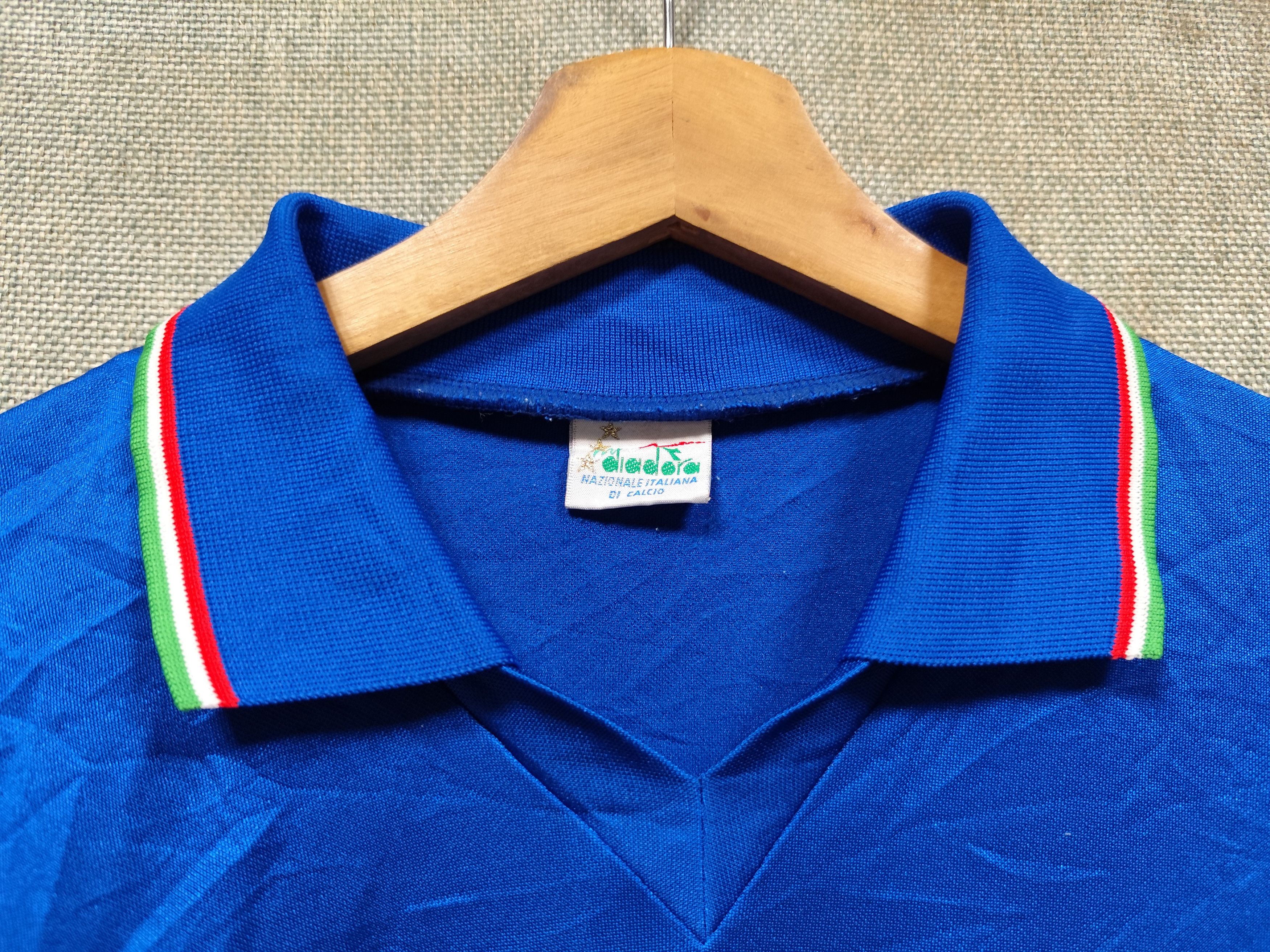 Diadora Vintage 1990 italy home kit jersey Size US M / EU 48-50 / 2 - 5 Thumbnail