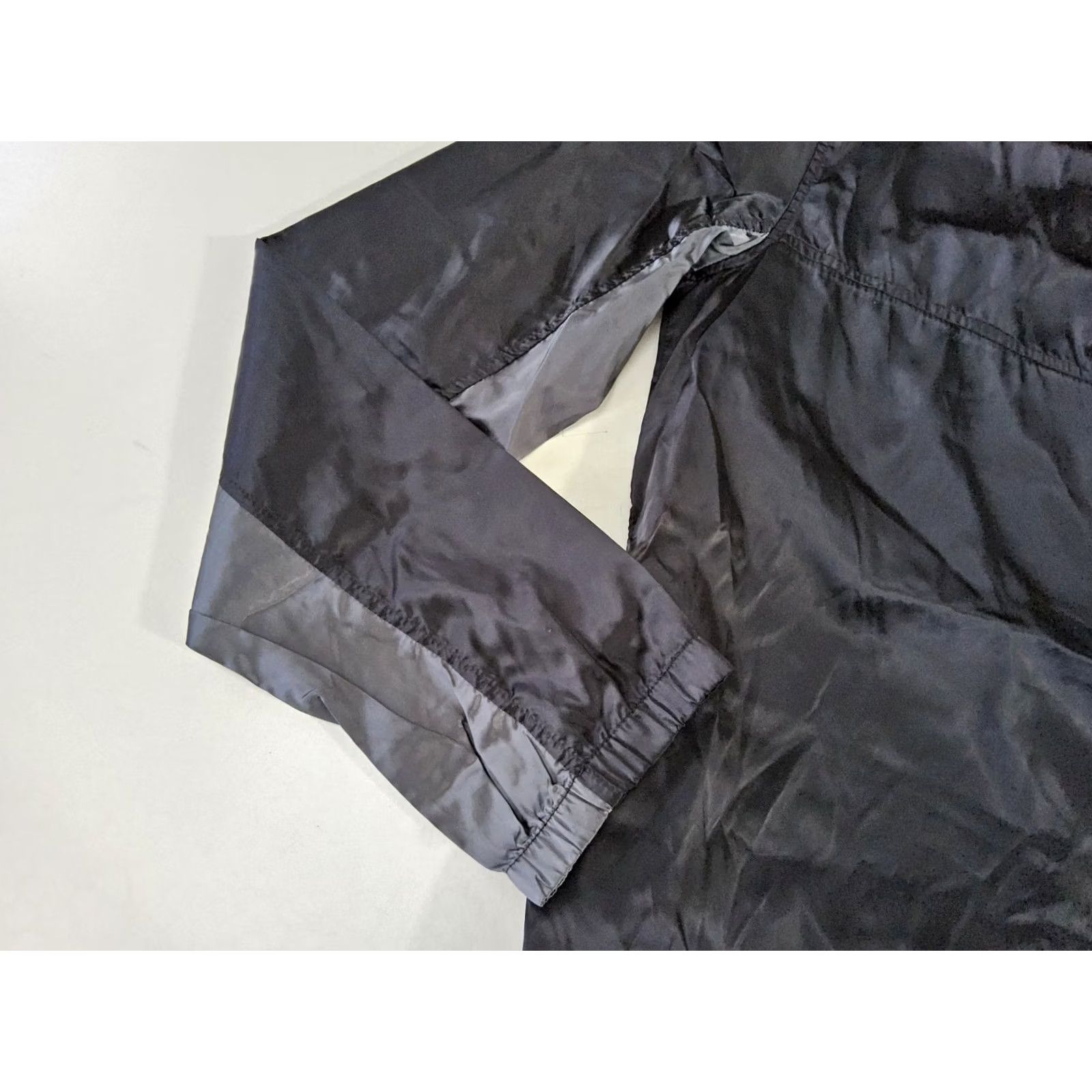 Emporio Armani EA7 Emporio Armani Windbreaker 1/4 Zip Pullover Size M Black Unisex Adults Pullover Activewear Def: 1/4 Zip, Chest 38" Length 25.5" Size M / US 6-8 / IT 42-44 - 5 Thumbnail