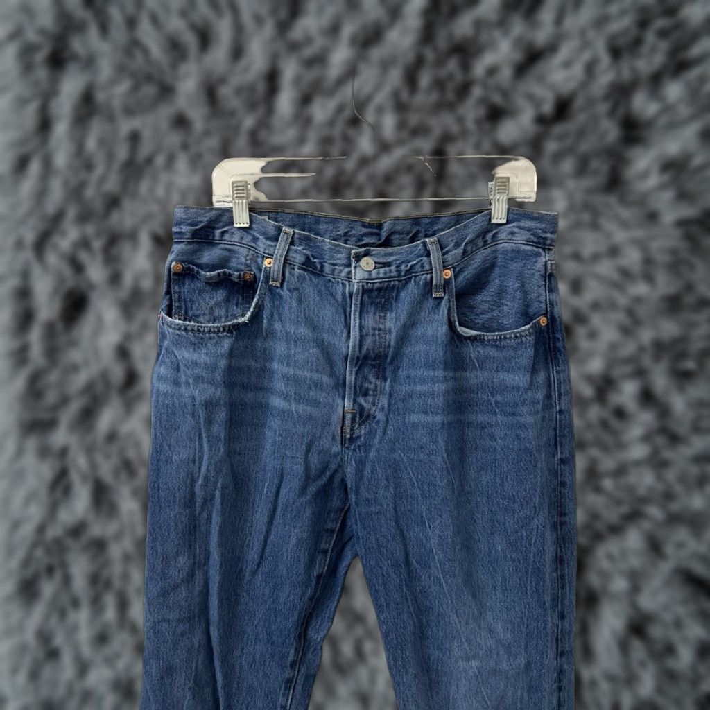Levi's VINTAGE Levi's 501 Jeans Mens 31x30 Blue Big E Original Fit Straight Button Fly 90s Retro USA Mens Size US 31 - 1 Thumbnail