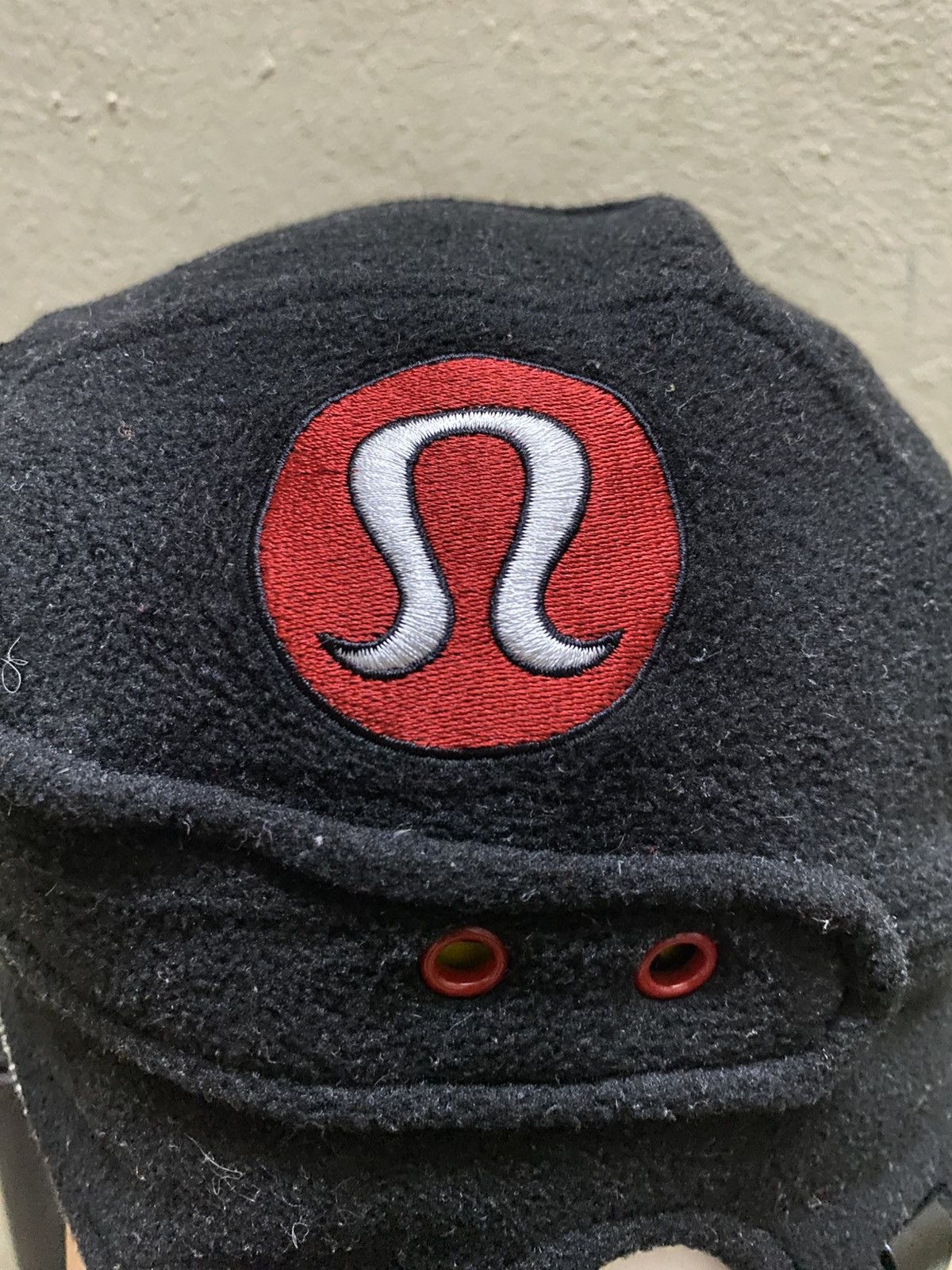 Lululemon Lululemon athletica Black Fleece Hockey Helmet Winter Hat Size ONE SIZE - 3 Thumbnail